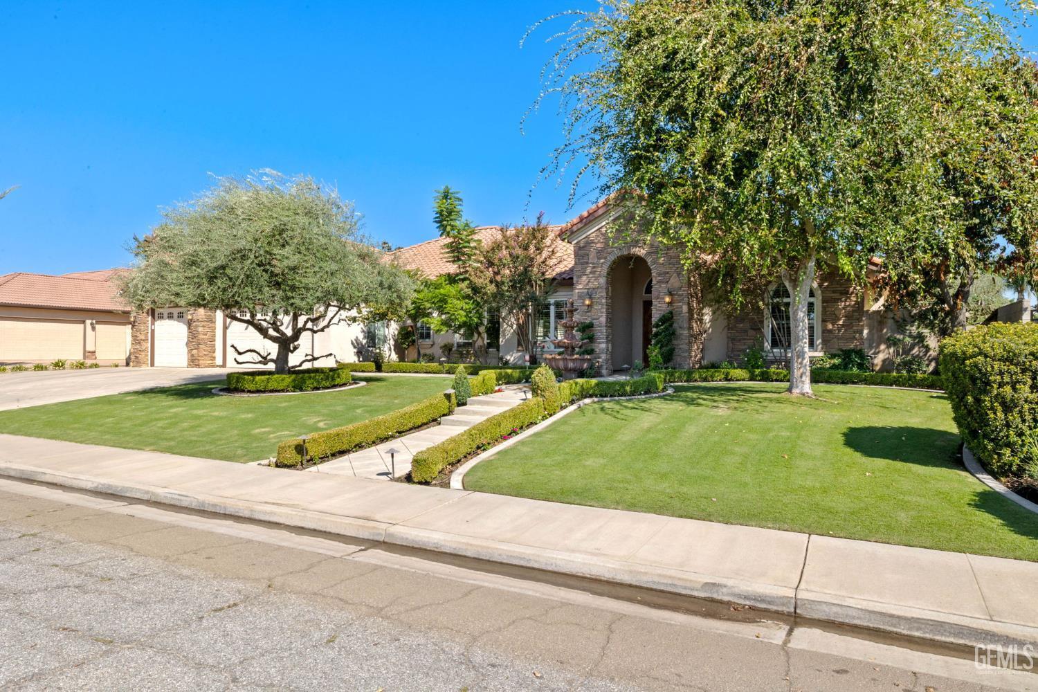 Bakersfield, California, 93314, United States, 5 Bedrooms Bedrooms, ,5 BathroomsBathrooms,Residential,For Sale,1948004