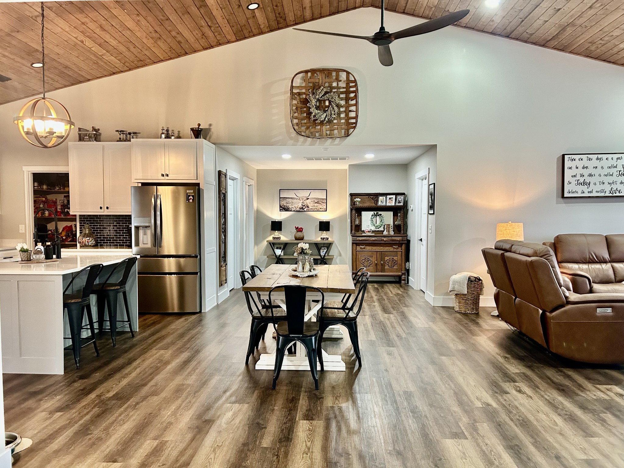 Manchester, Tennessee, 37355, United States, 4 Bedrooms Bedrooms, ,3 BathroomsBathrooms,Residential,For Sale,2015723