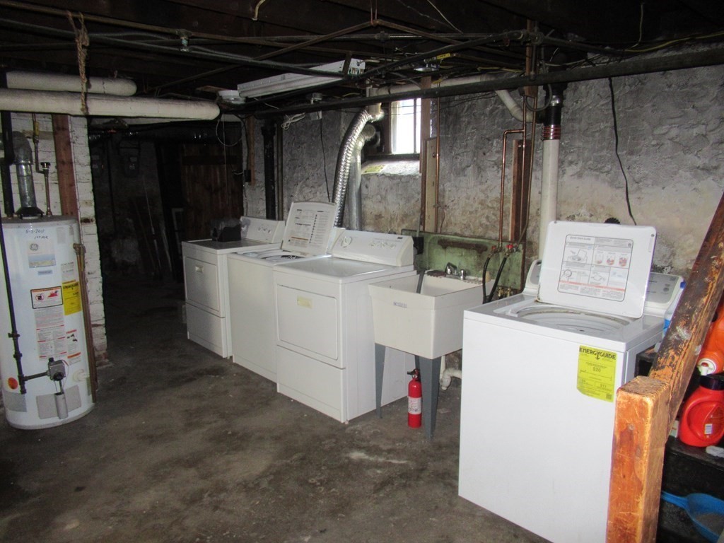 Salem, Massachusetts, 01970, United States, 4 Bedrooms Bedrooms, ,2 BathroomsBathrooms,Residential,For Sale,1846004