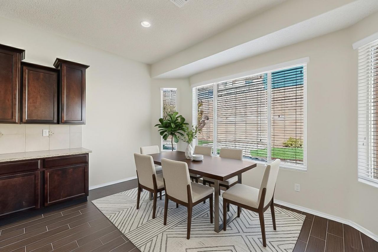 Rio Rancho, New Mexico, 87124, United States, 3 Bedrooms Bedrooms, ,2 BathroomsBathrooms,Residential,For Sale,1992883