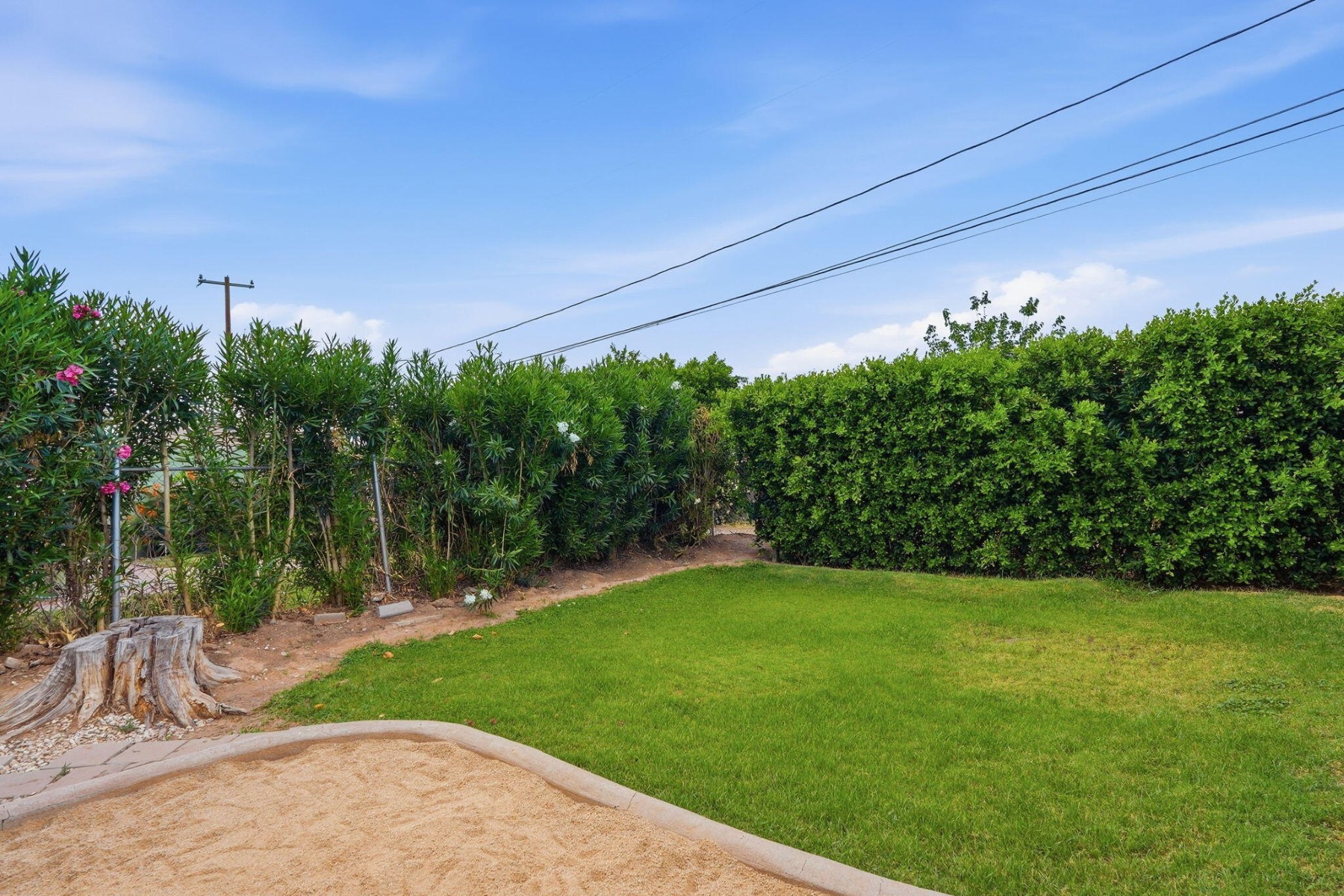  1046 E Clarendon Avenue Phoenix, AZ - 物件實景