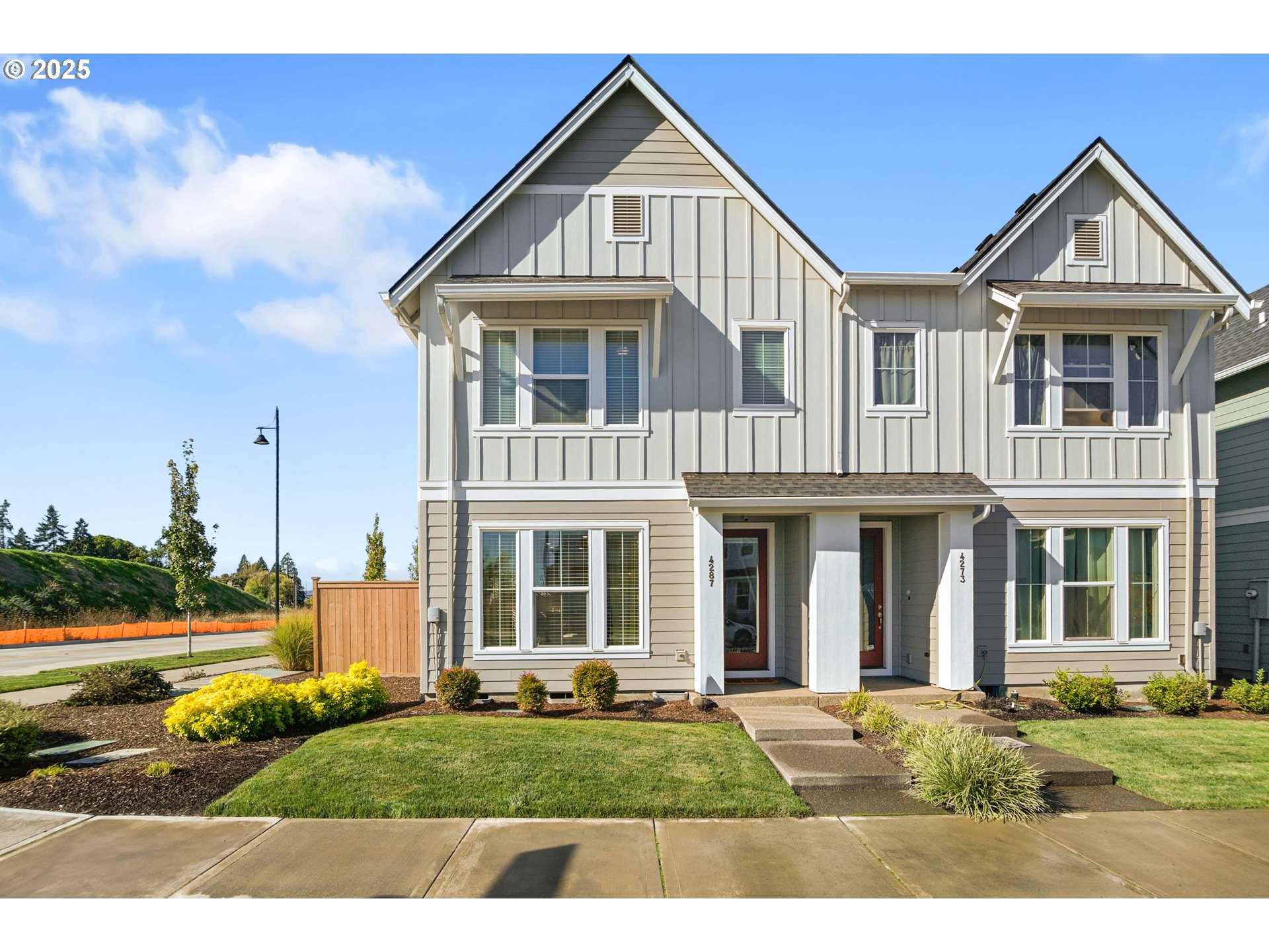 Hillsboro, Oregon, 97123, United States, 3 Bedrooms Bedrooms, ,2 BathroomsBathrooms,Residential,For Sale,1967879