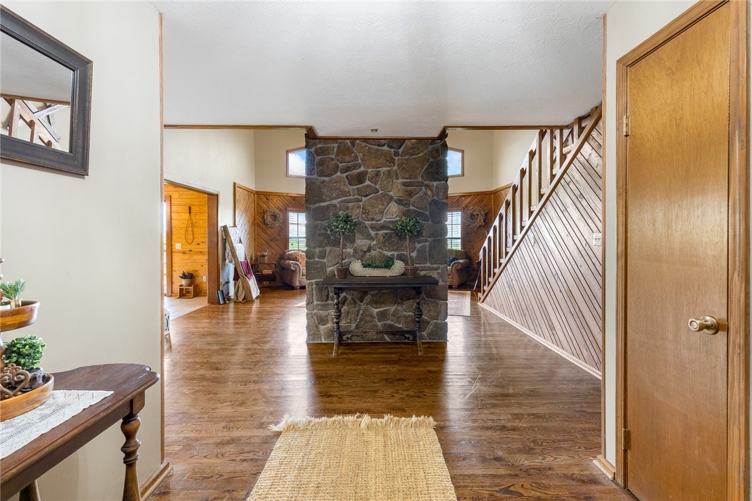 Compton, Arkansas, 72624, United States, 5 Bedrooms Bedrooms, ,3 BathroomsBathrooms,Residential,For Sale,1805954
