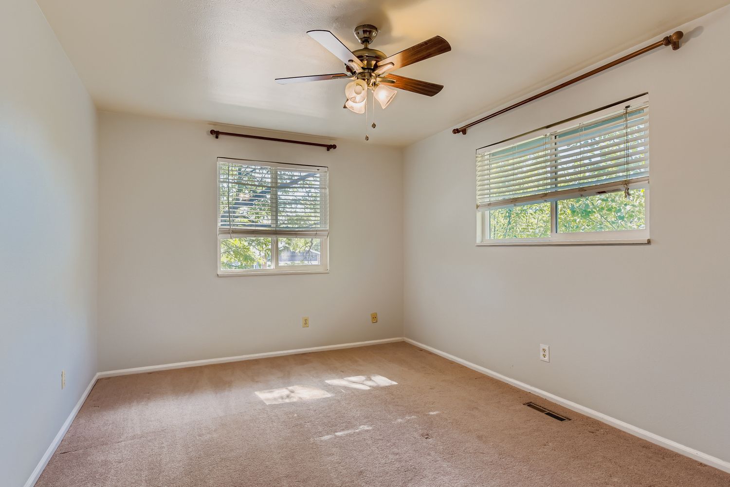 Littleton, Colorado, 80128, United States, 3 Bedrooms Bedrooms, ,Residential,For Sale,1937814