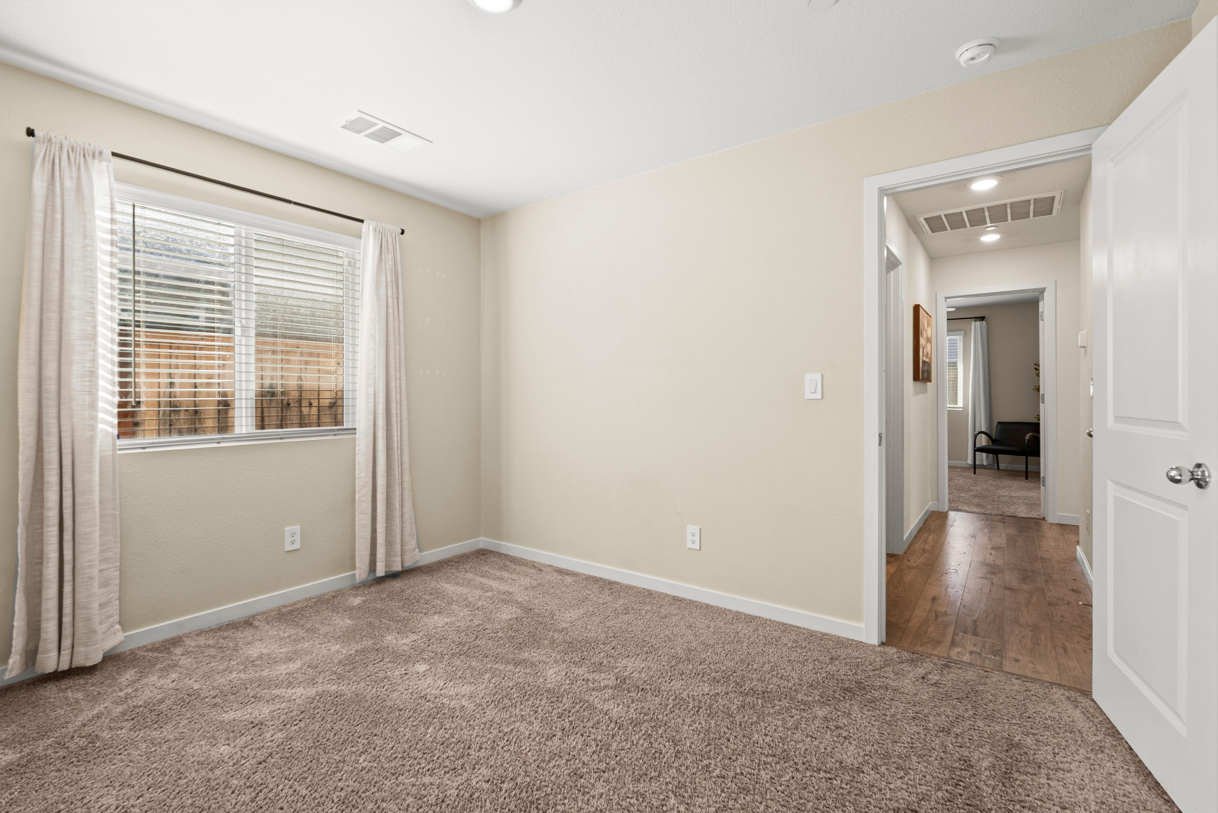  4388 Silver Cedar Lane, Sacramento, CA 95834 - 物件實景