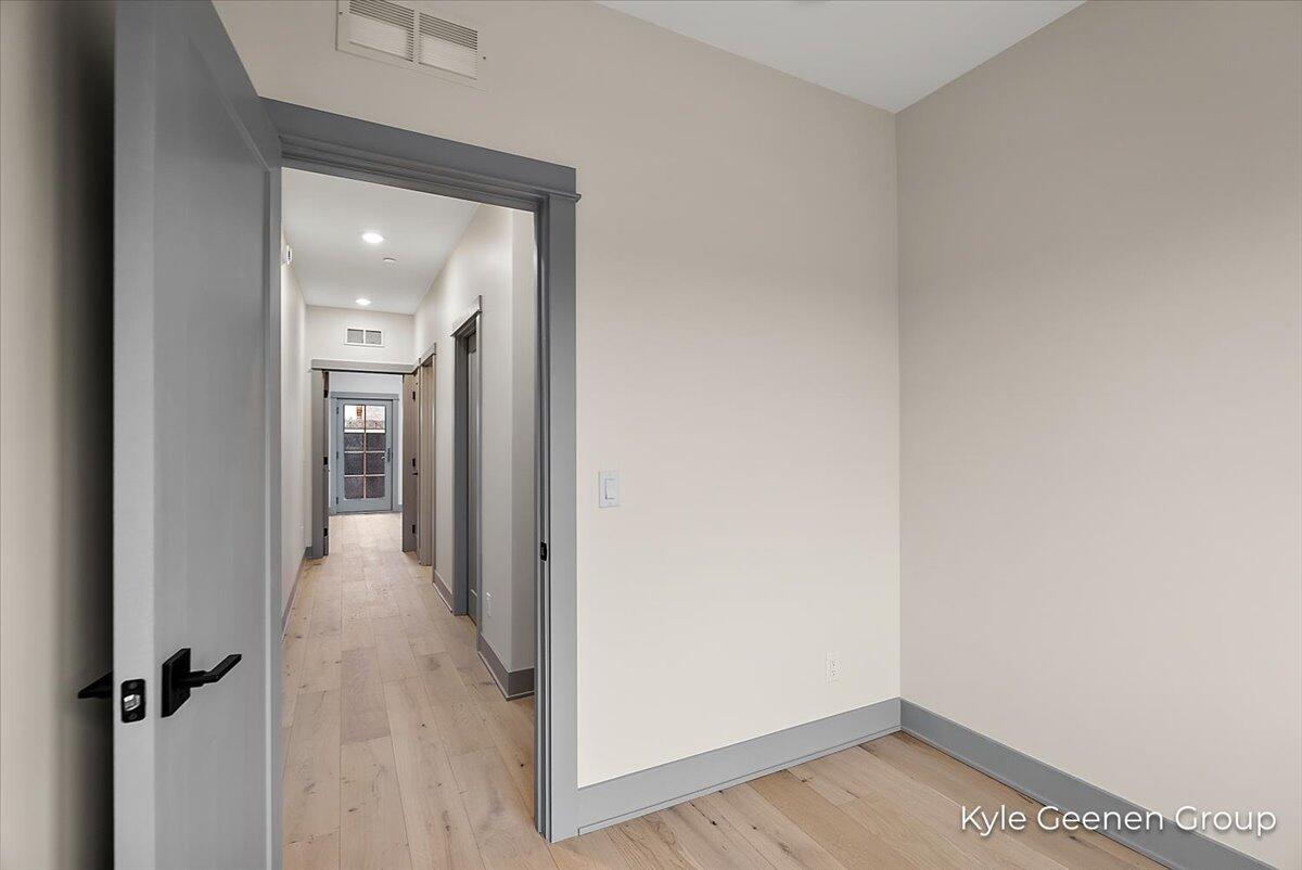 Holland, Michigan, 49423, United States, 2 Bedrooms Bedrooms, ,3 BathroomsBathrooms,Residential,For Sale,1827705