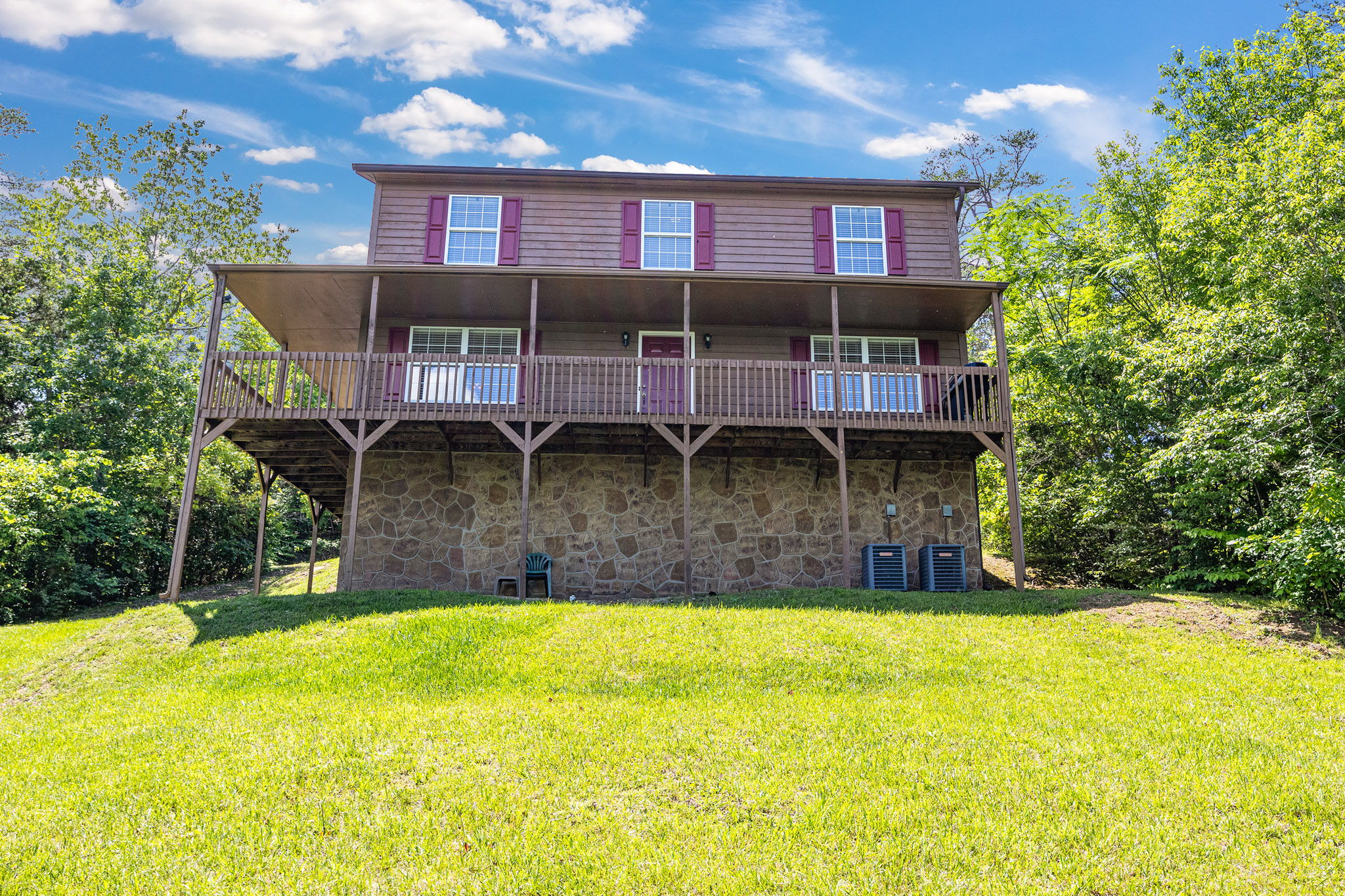 Sevierville, Tennessee, 37876, United States, 3 Bedrooms Bedrooms, ,2 BathroomsBathrooms,Residential,For Sale,1937497