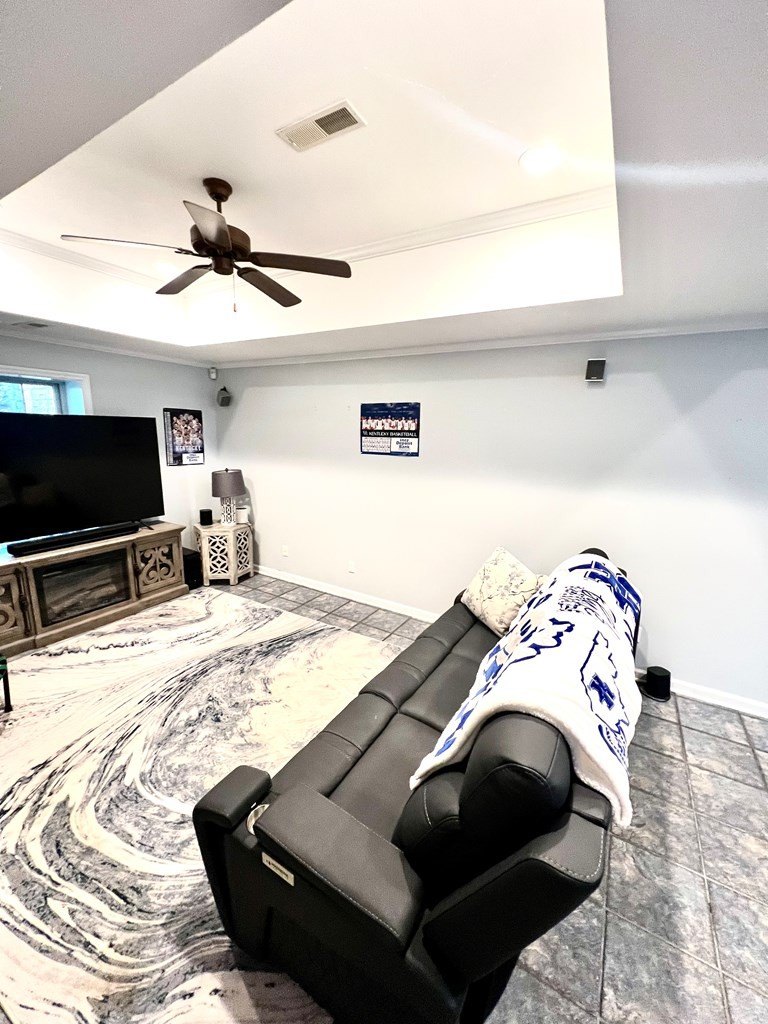 Prestonsburg, Kentucky, 41653, United States, 4 Bedrooms Bedrooms, ,4 BathroomsBathrooms,Residential,For Sale,1978376