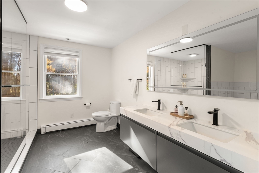 Walpole, Massachusetts, 02081, United States, 4 Bedrooms Bedrooms, ,4 BathroomsBathrooms,Residential,For Sale,1987866