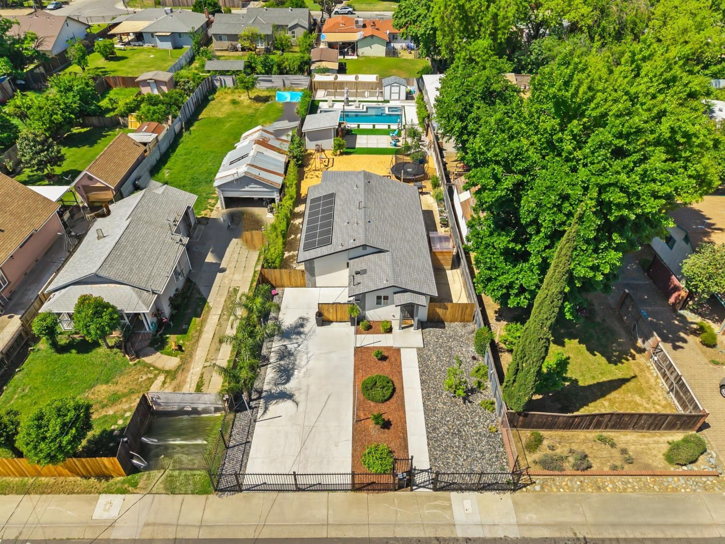  5060 Mendocino Boulevard, Sacramento, CA 95820 - 物件實景