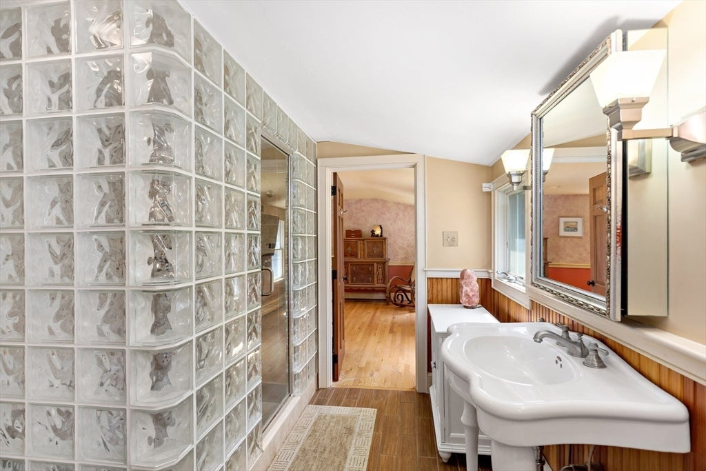 Carver, Massachusetts, 02330, United States, 3 Bedrooms Bedrooms, ,3 BathroomsBathrooms,Residential,For Sale,1929096