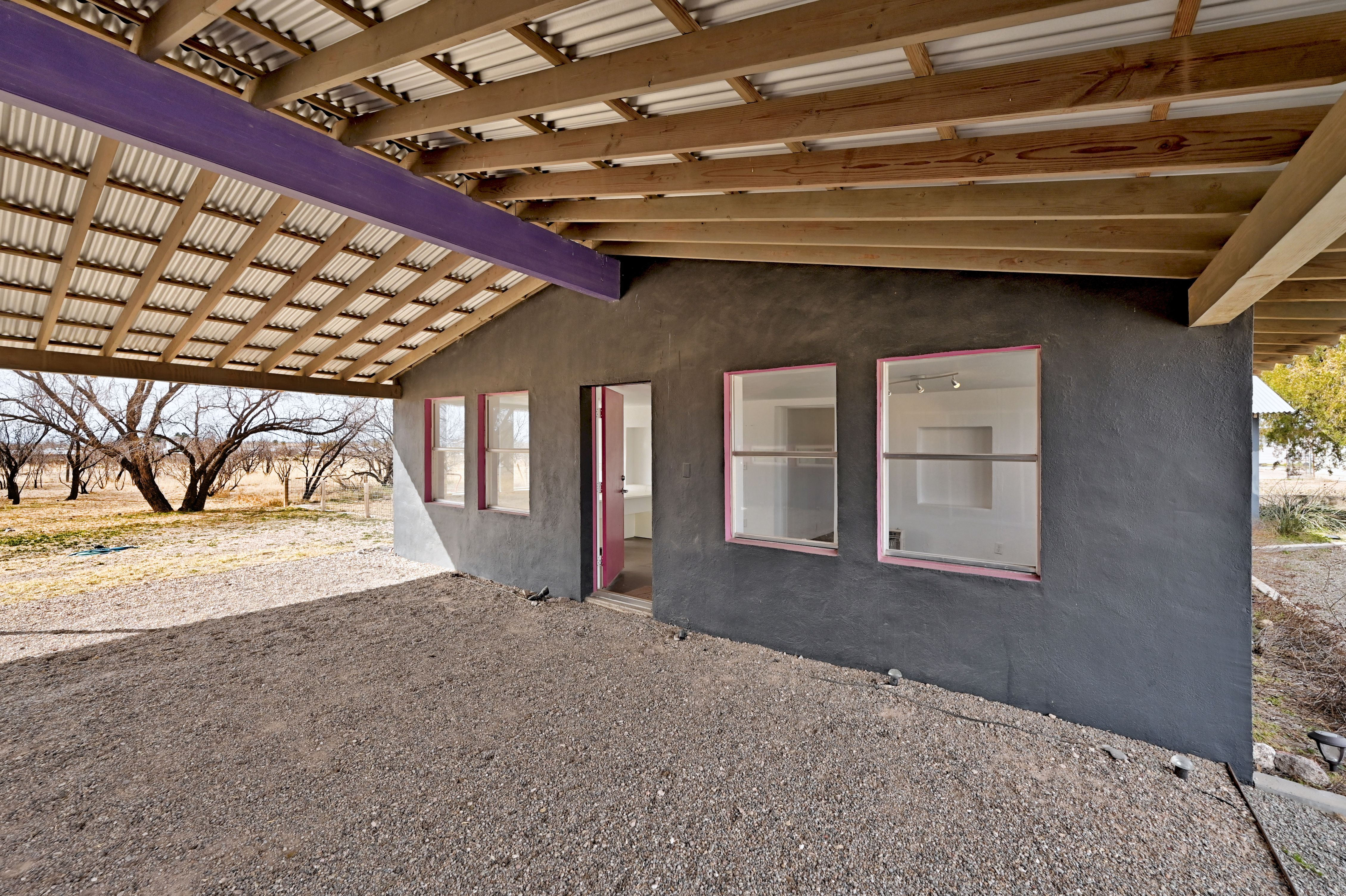  1011 West Washington Street, Marfa, TX 79843 - 物件實景