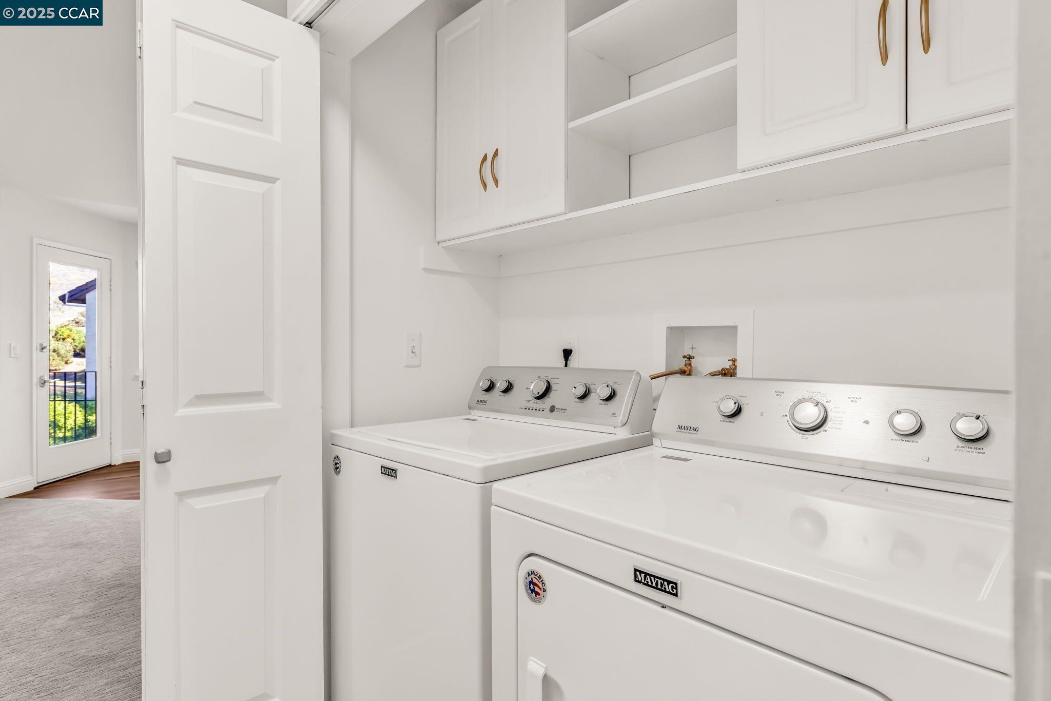 San Ramon, California, 94582, United States, 2 Bedrooms Bedrooms, ,2 BathroomsBathrooms,Residential,For Sale,1999839