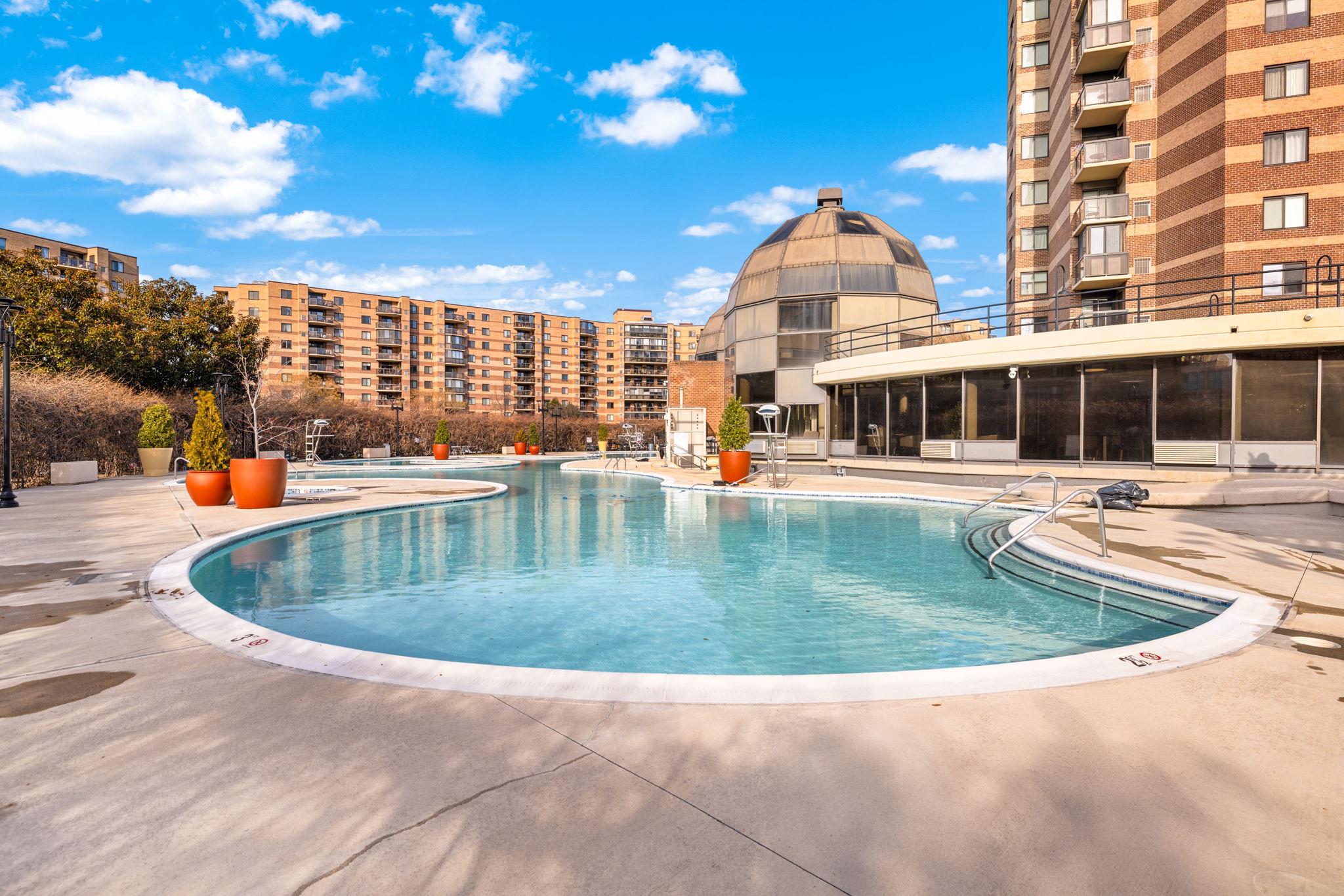  8370 Greensboro Drive, Mclean, VA, 22102 - 物件實景