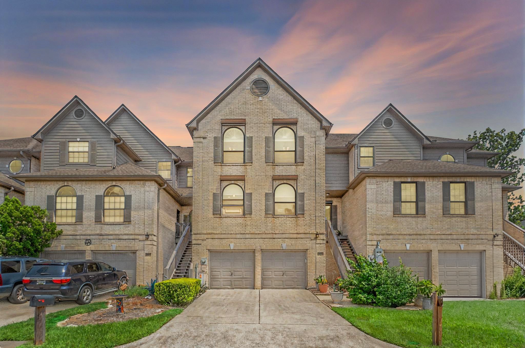 Houston, Texas, 77058, United States, 3 Bedrooms Bedrooms, ,4 BathroomsBathrooms,Residential,For Sale,1924880