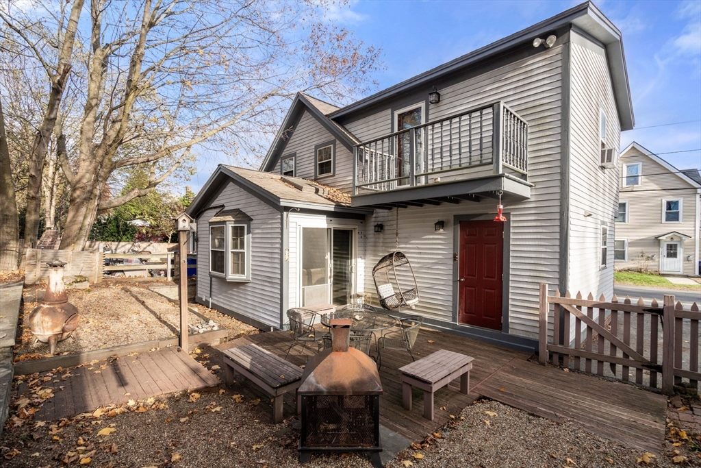 Maynard, Massachusetts, 01754, United States, 3 Bedrooms Bedrooms, ,2 BathroomsBathrooms,Residential,For Sale,1994819