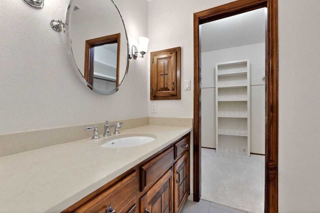 Albuquerque, New Mexico, 87123, United States, 4 Bedrooms Bedrooms, ,4 BathroomsBathrooms,Residential,For Sale,1876196