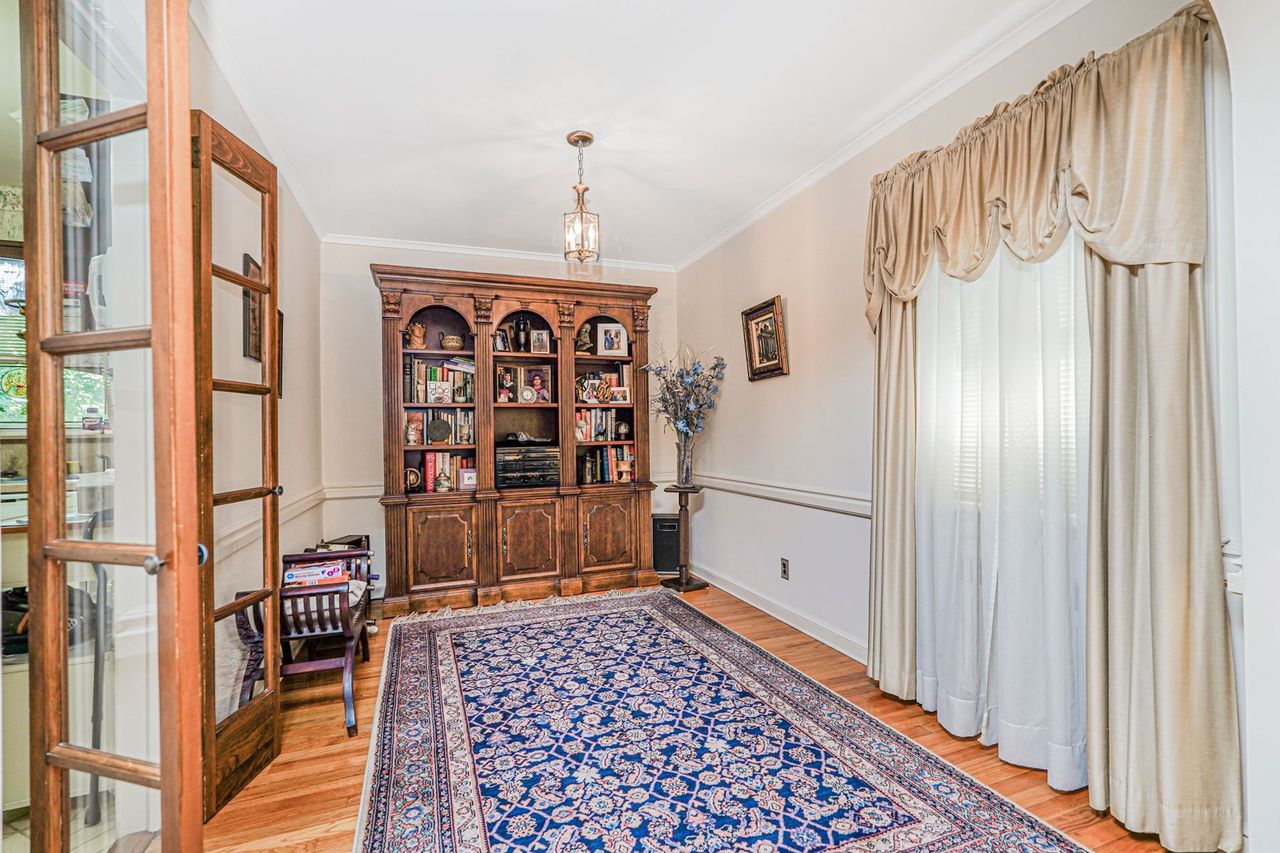 Staten Island, New York, 10302, United States, 5 Bedrooms Bedrooms, ,2 BathroomsBathrooms,Residential,For Sale,1914659