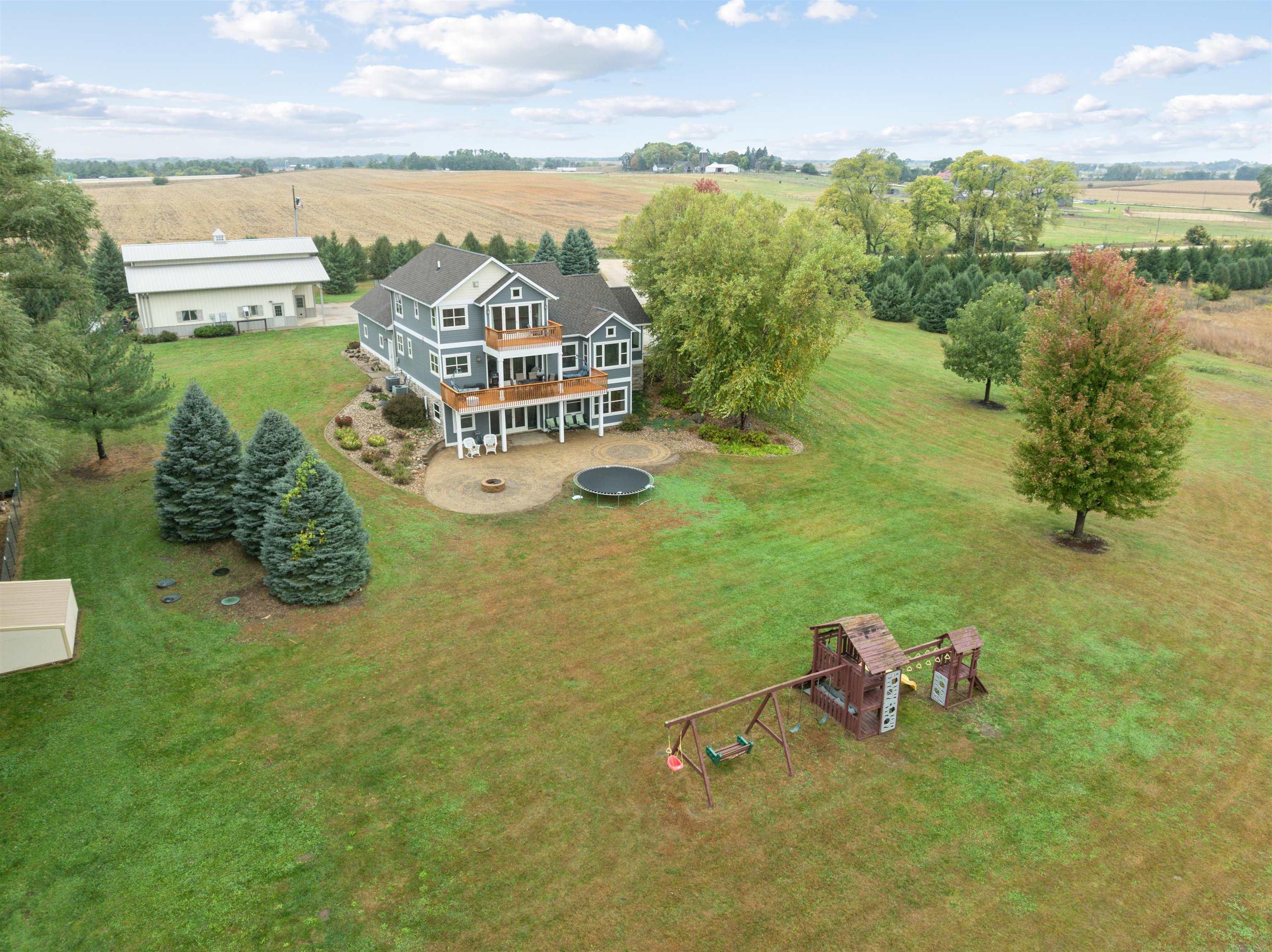 Waverly, Iowa, 50677, United States, 4 Bedrooms Bedrooms, ,4 BathroomsBathrooms,Residential,For Sale,1974808