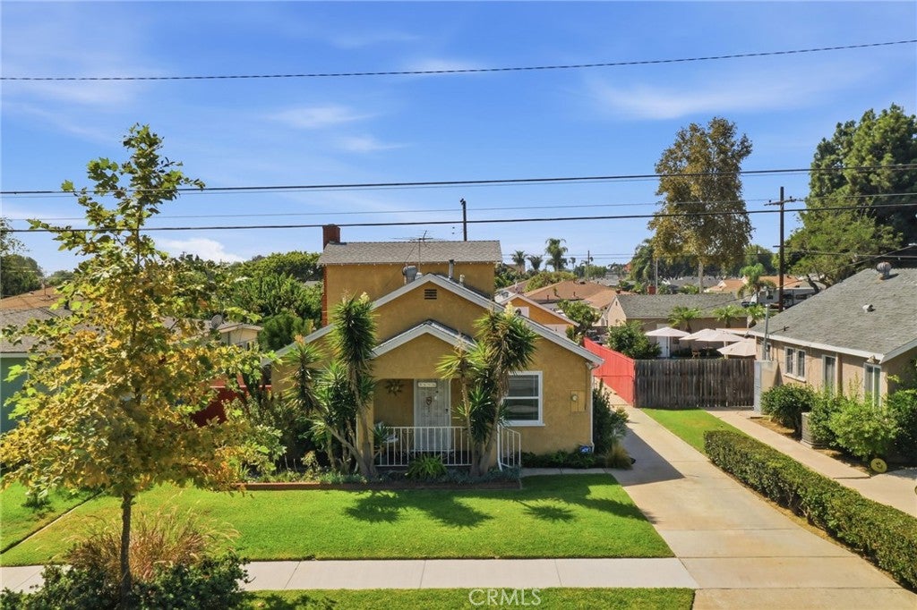 Maplewood St, Bellflower, CA 90706