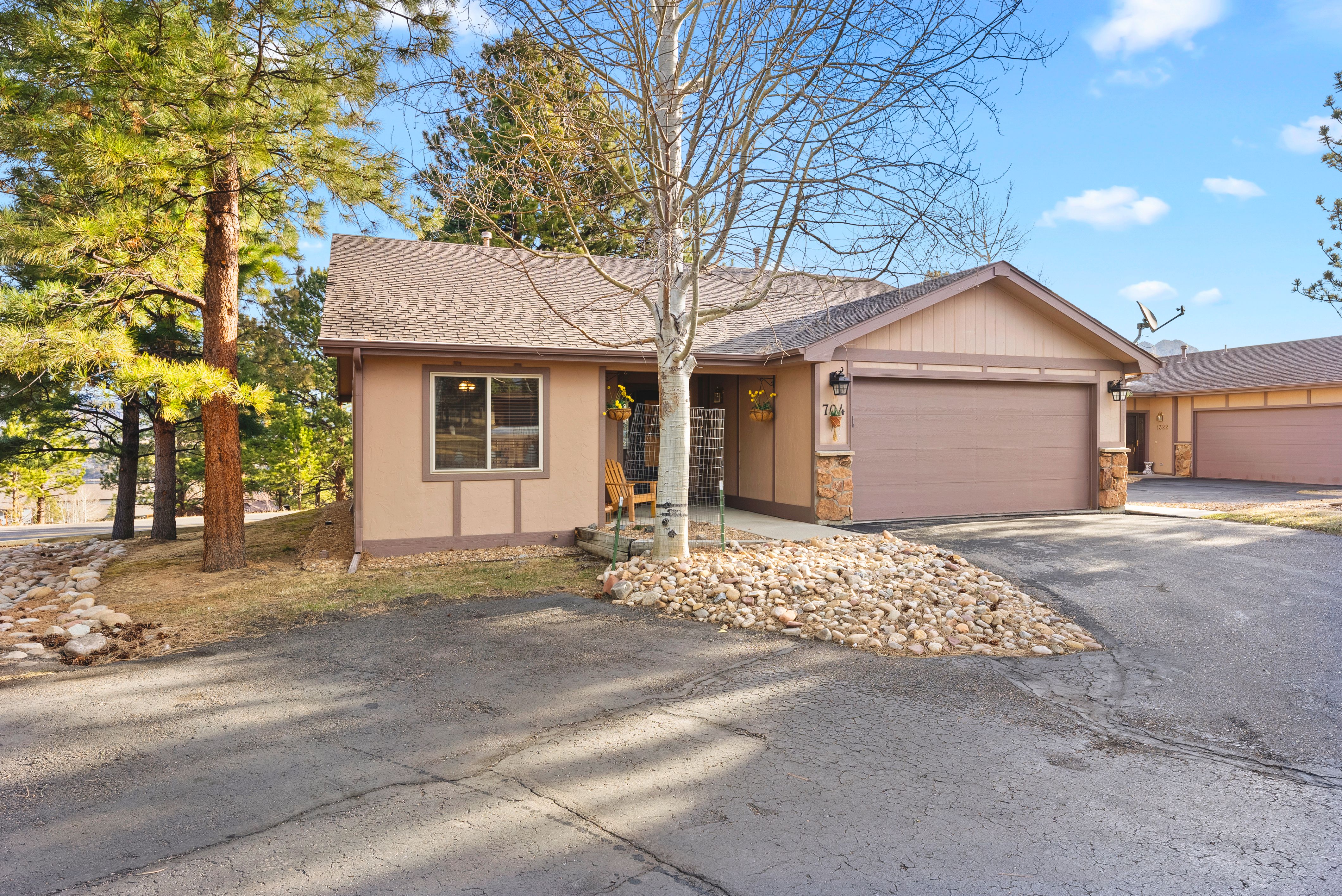  Beautifully Remodeled Home Tucked Away on Quiet Cul-De-Sac - 物件實景