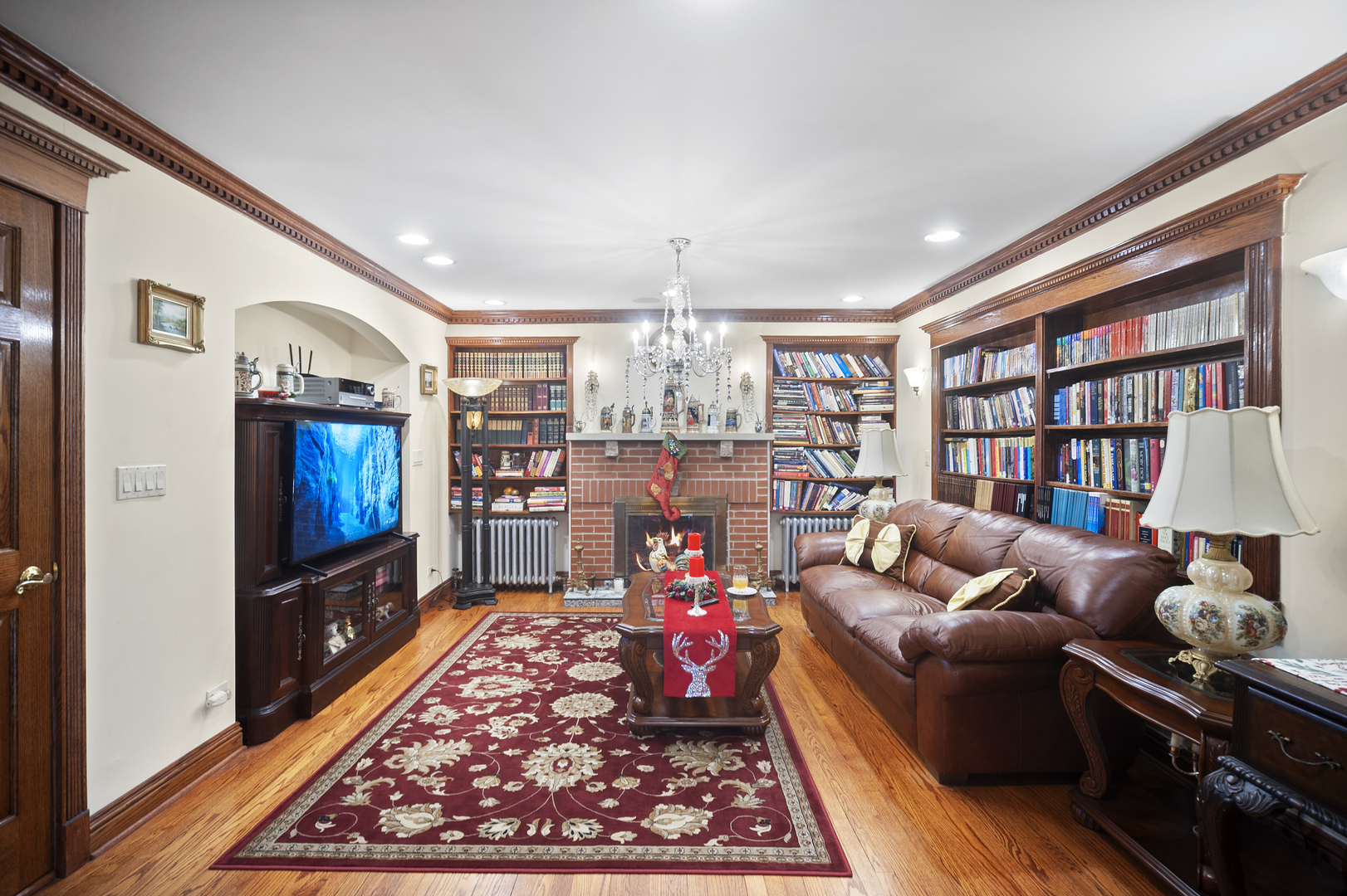 Libertyville, Illinois, 60048, United States, 4 Bedrooms Bedrooms, ,4 BathroomsBathrooms,Residential,For Sale,2003130