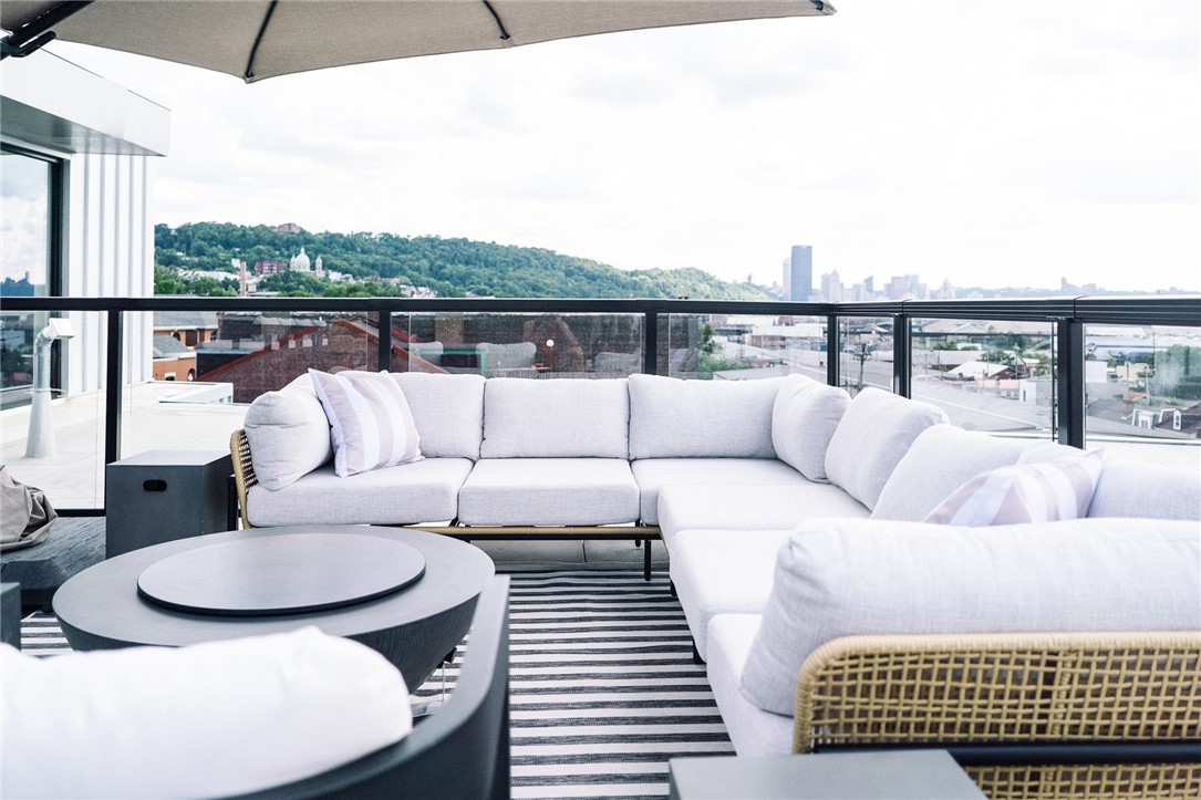 Lawrenceville, Pennsylvania, 15201, United States, 2 Bedrooms Bedrooms, ,2 BathroomsBathrooms,Residential,For Sale,1960750