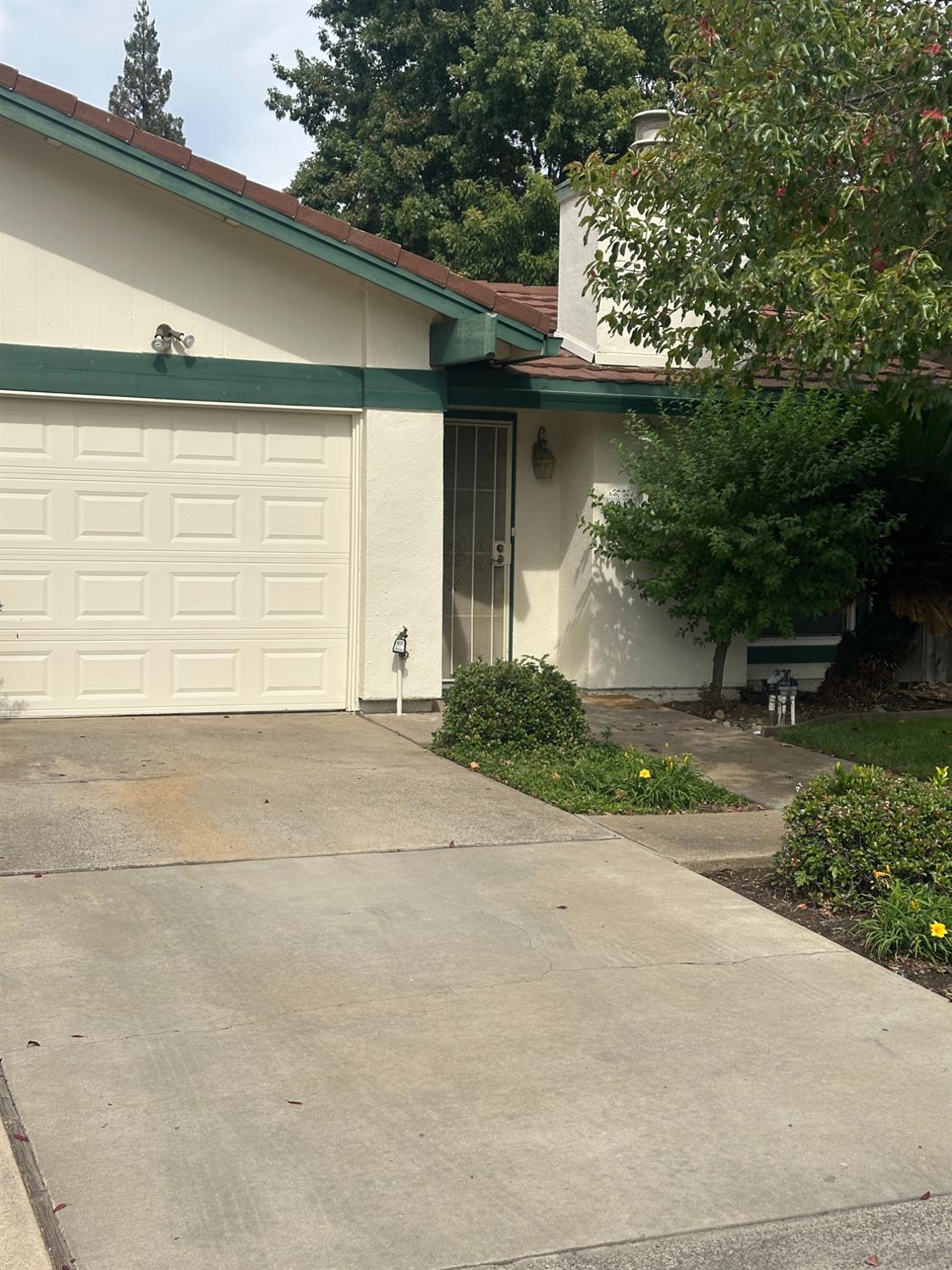 Zinfandel Dr, Rancho Cordova, CA 95670