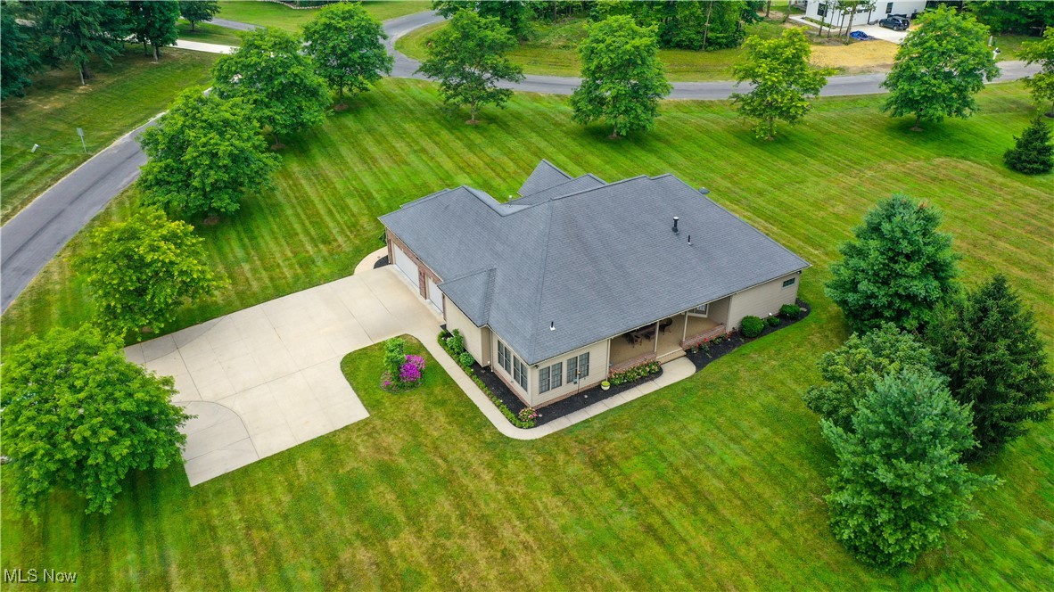 Garrettsville, Ohio, 44231, United States, 3 Bedrooms Bedrooms, ,3 BathroomsBathrooms,Residential,For Sale,1890626