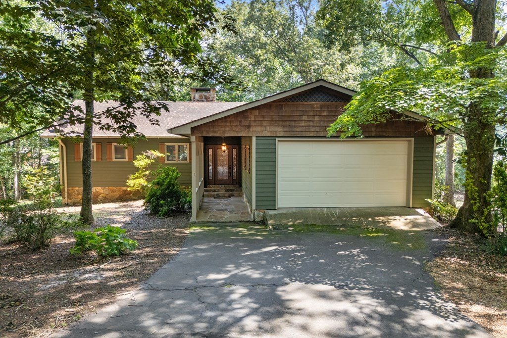 Hayesville, North Carolina, 28904, United States, 4 Bedrooms Bedrooms, ,3 BathroomsBathrooms,Residential,For Sale,1983096