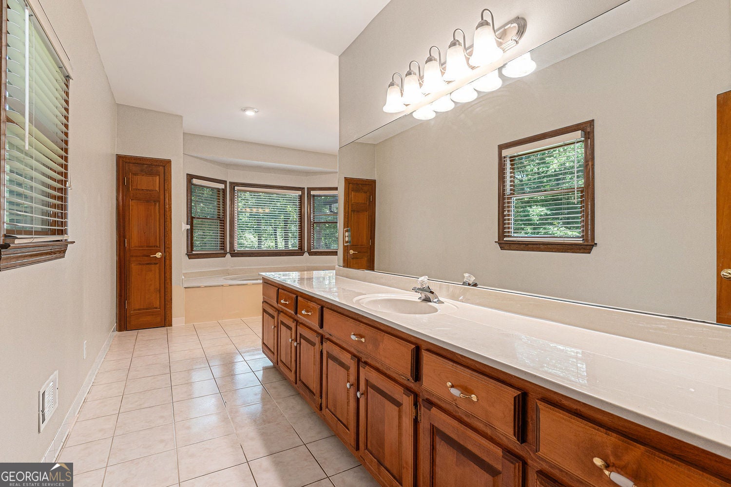 McDonough, Georgia, 30252, United States, 5 Bedrooms Bedrooms, ,6 BathroomsBathrooms,Residential,For Sale,1869164