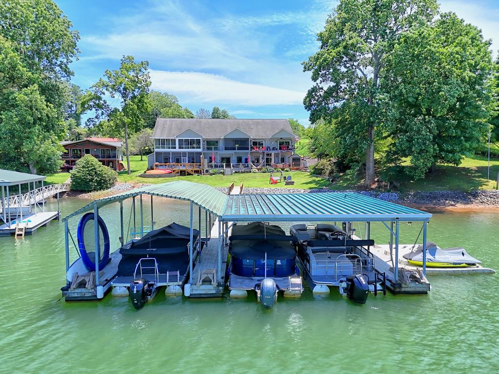 Berrong St, Hiawassee, GA 30546