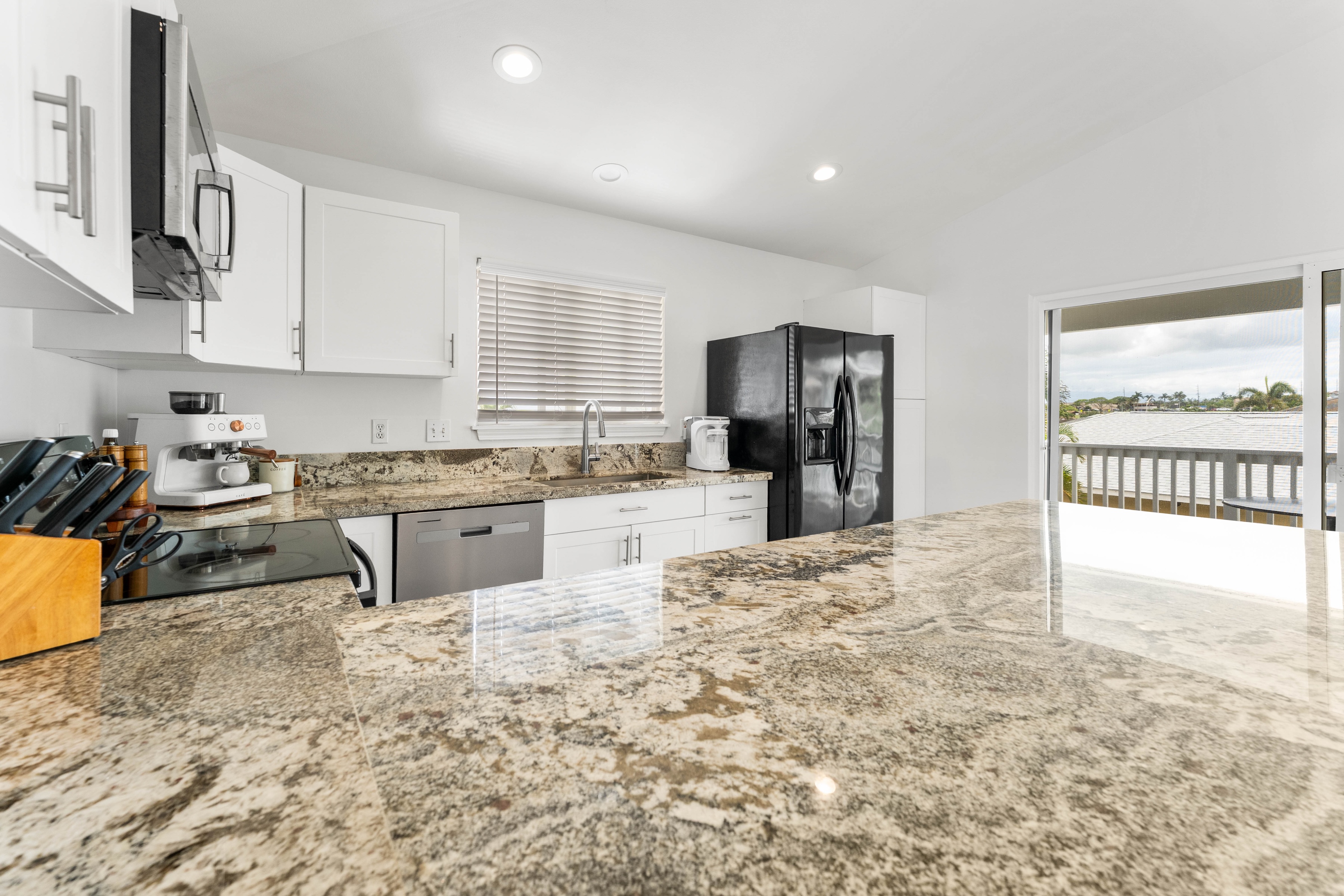  Updated Kehalani Home with Views, Deck, and Flexible Living - 物件實景