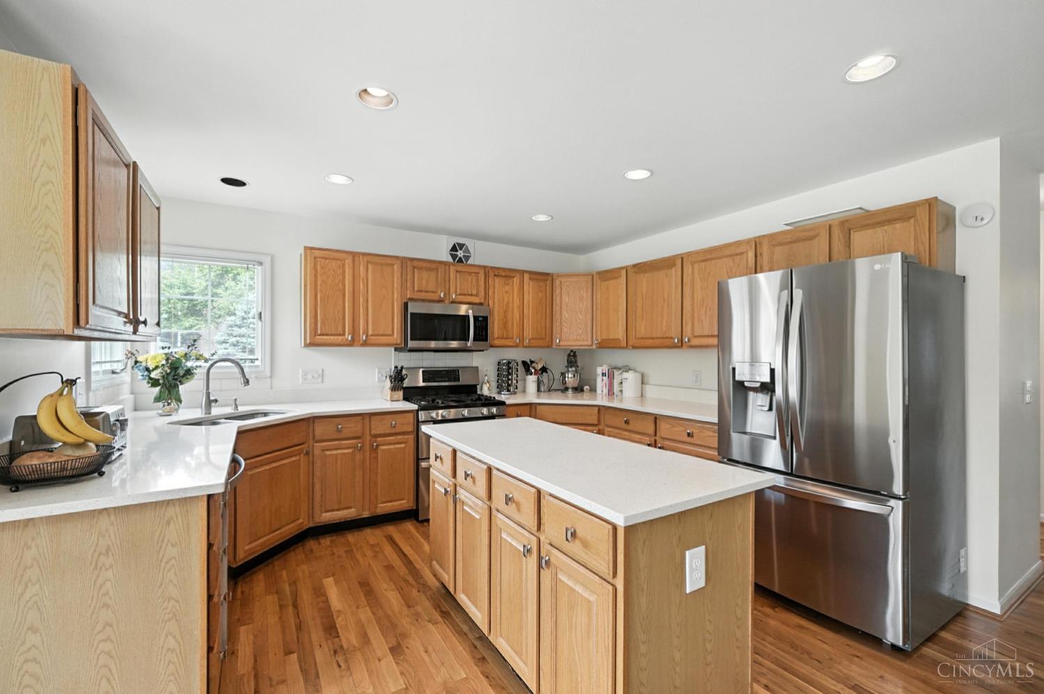 Blue Ash, Ohio, 45241, United States, 4 Bedrooms Bedrooms, ,4 BathroomsBathrooms,Residential,For Sale,1902306