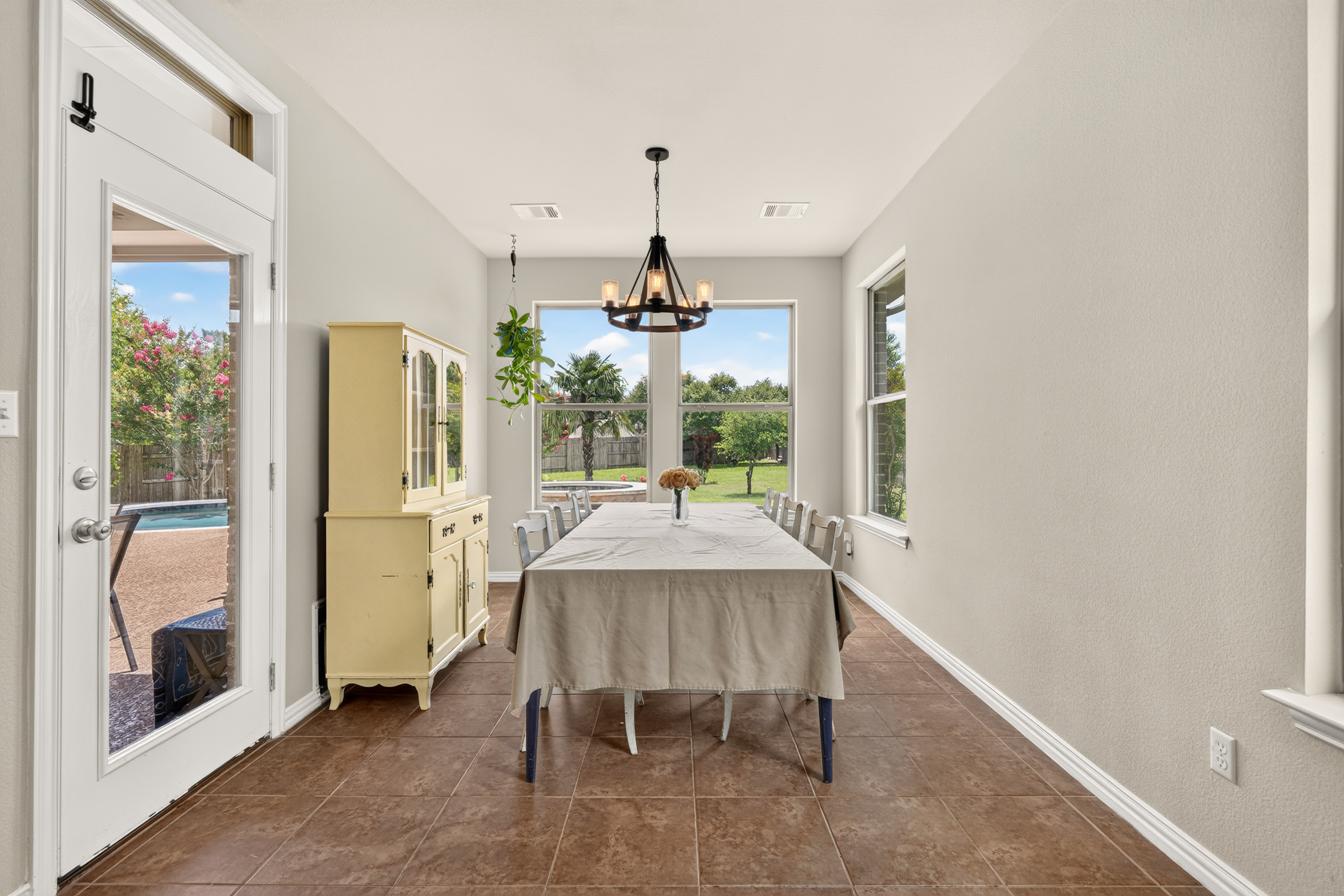  Masterfully Crafted Home in Belterra with Backyard Oasis - 物件實景