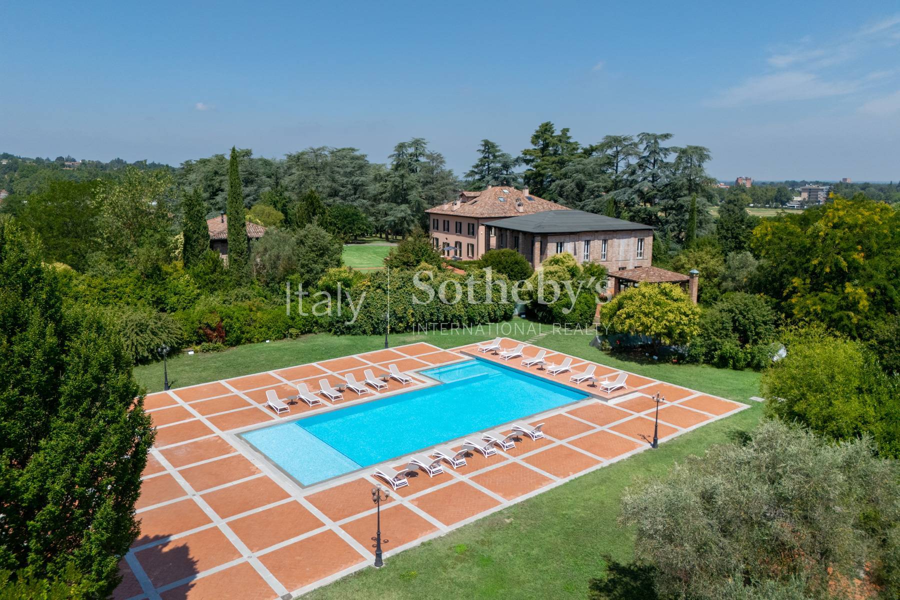  Representative Estate with Three Villas and Private Park - 物件實景