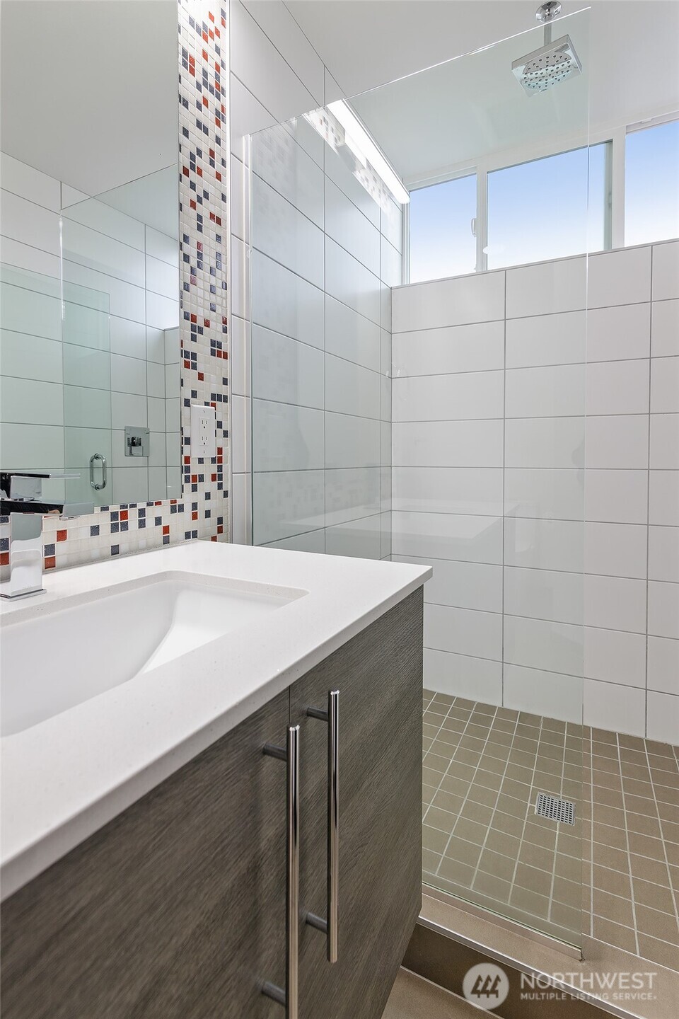 Seattle, Washington, 98103, United States, 2 Bedrooms Bedrooms, ,1 BathroomBathrooms,Residential,For Sale,1991095