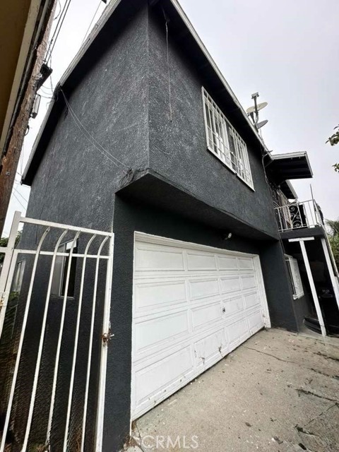South Gate, California, 90280, United States, 4 Bedrooms Bedrooms, ,Residential,For Sale,1986153