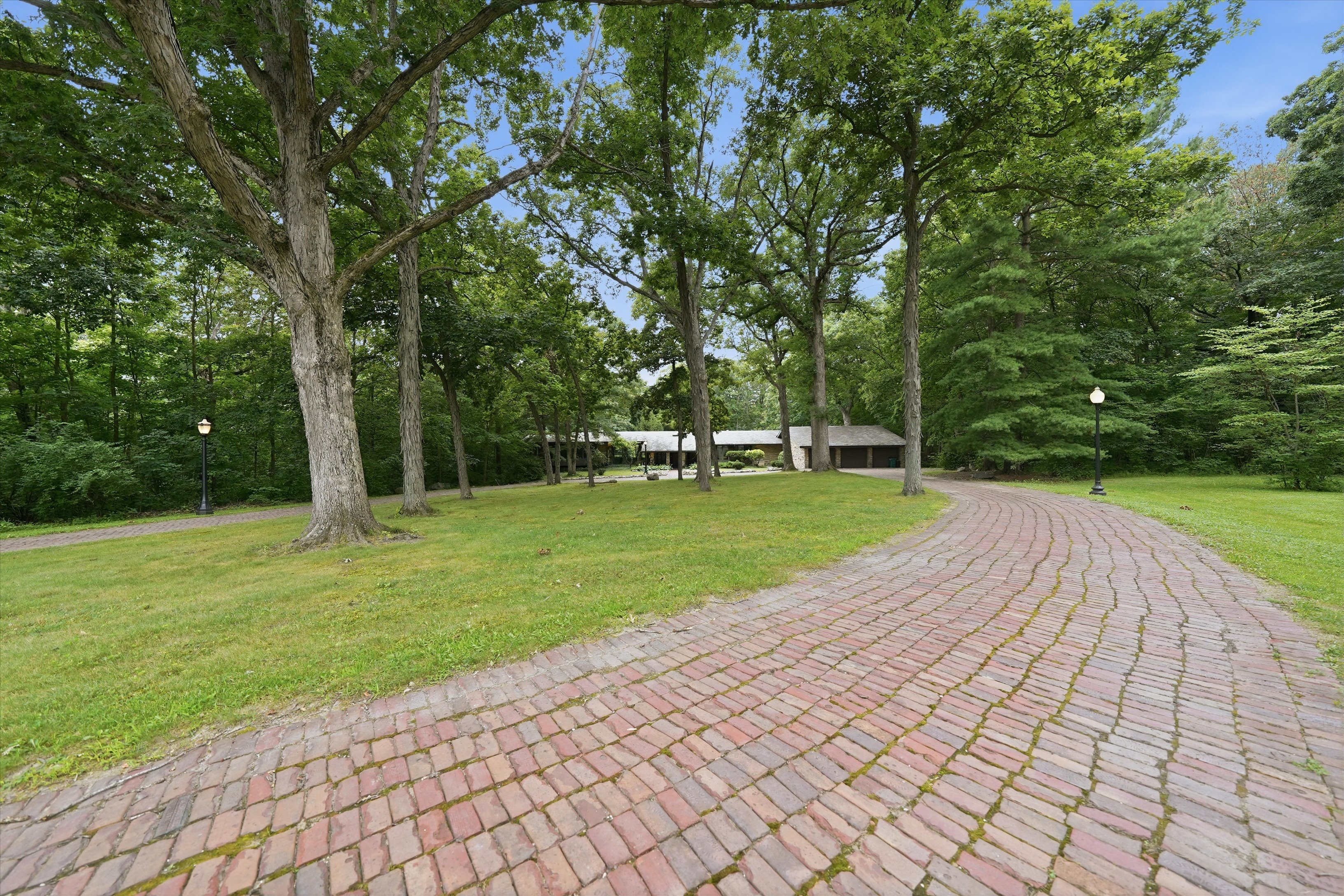  Private Country Estate Situated on Over Nine Acres of Beautiful Open Grounds - 物件實景
