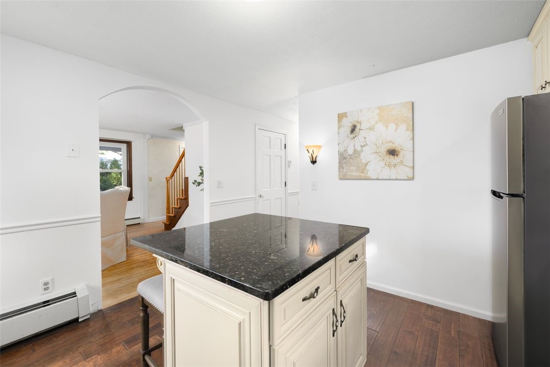 South Kingstown, Rhode Island, 02879, United States, 3 Bedrooms Bedrooms, ,2 BathroomsBathrooms,Residential,For Sale,1987683