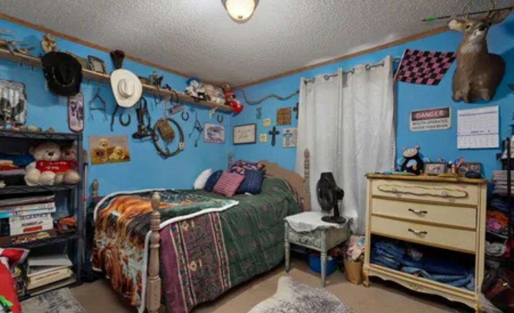 Aurora, Missouri, 65605, United States, 4 Bedrooms Bedrooms, ,2 BathroomsBathrooms,Residential,For Sale,1943592