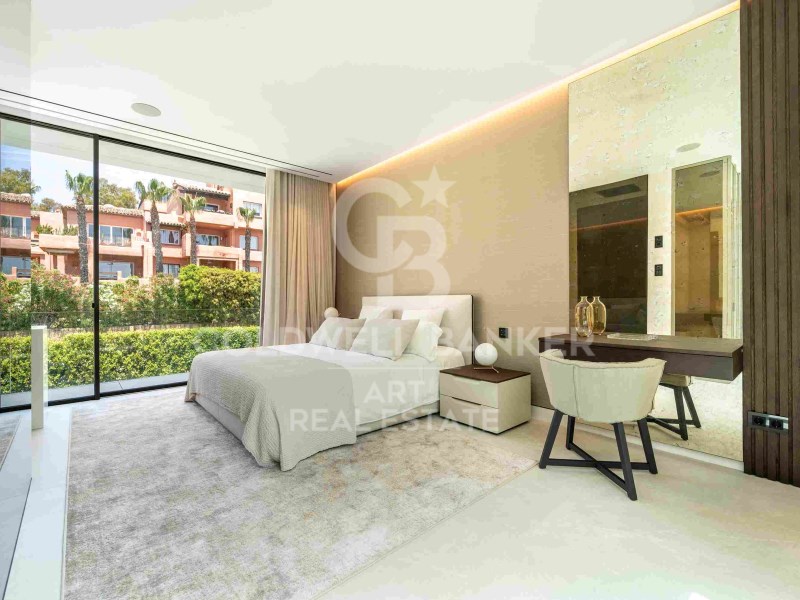 Marbella, Andalusia, ES, 5 Bedrooms Bedrooms, ,5 BathroomsBathrooms,Residential,For Sale,1805166