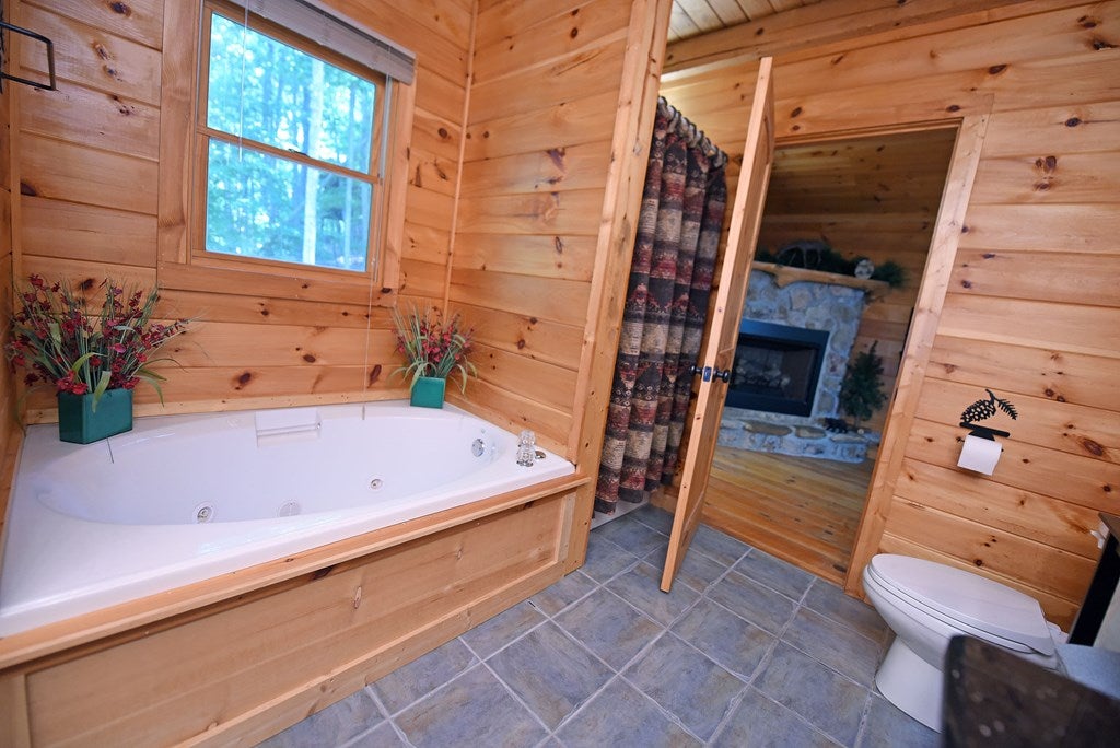 Morganton, Georgia, 30560, United States, 3 Bedrooms Bedrooms, ,3 BathroomsBathrooms,Residential,For Sale,2001916