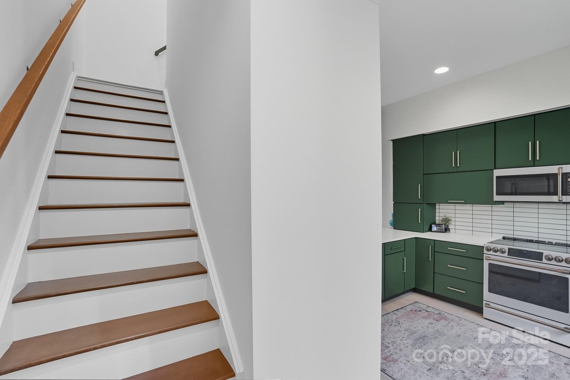 Charlotte, North Carolina, 28205, United States, 2 Bedrooms Bedrooms, ,3 BathroomsBathrooms,Residential,For Sale,1956240