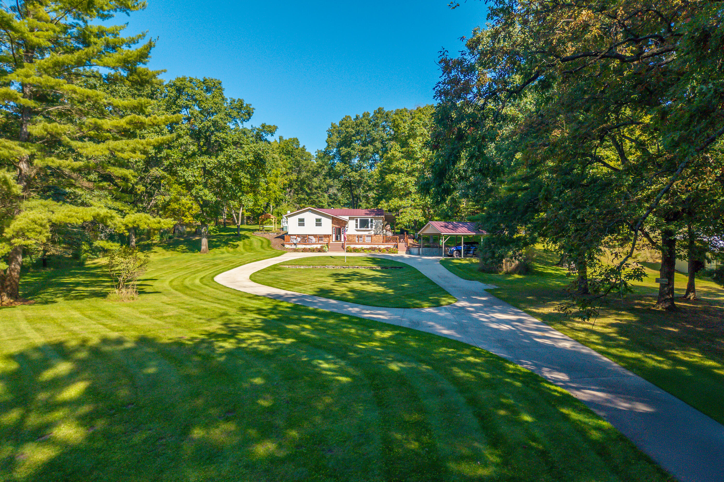 Big Rapids, Michigan, 49307, United States, 3 Bedrooms Bedrooms, ,2 BathroomsBathrooms,Residential,For Sale,1951282