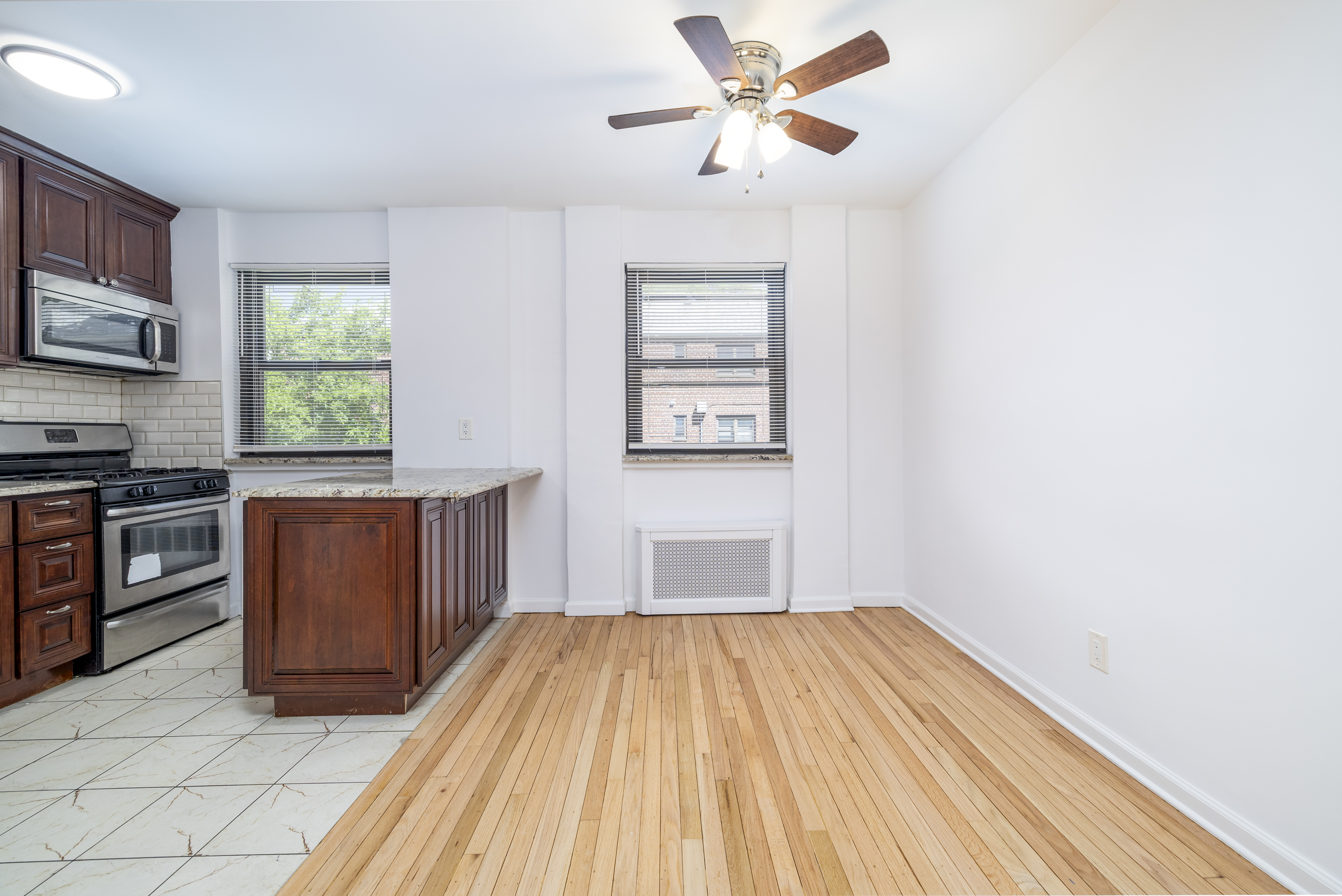  86-29 Shore Parkway, Howard Beach, NY, 11414 - 物件實景