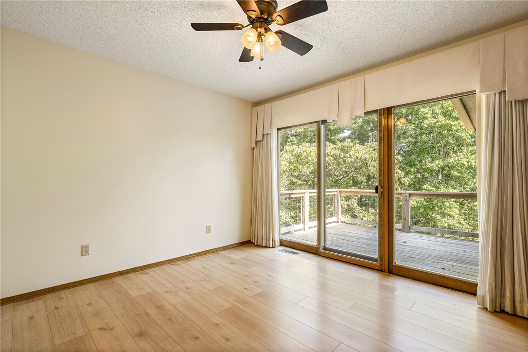Bella Vista, Arkansas, 72715, United States, 3 Bedrooms Bedrooms, ,4 BathroomsBathrooms,Residential,For Sale,1924957