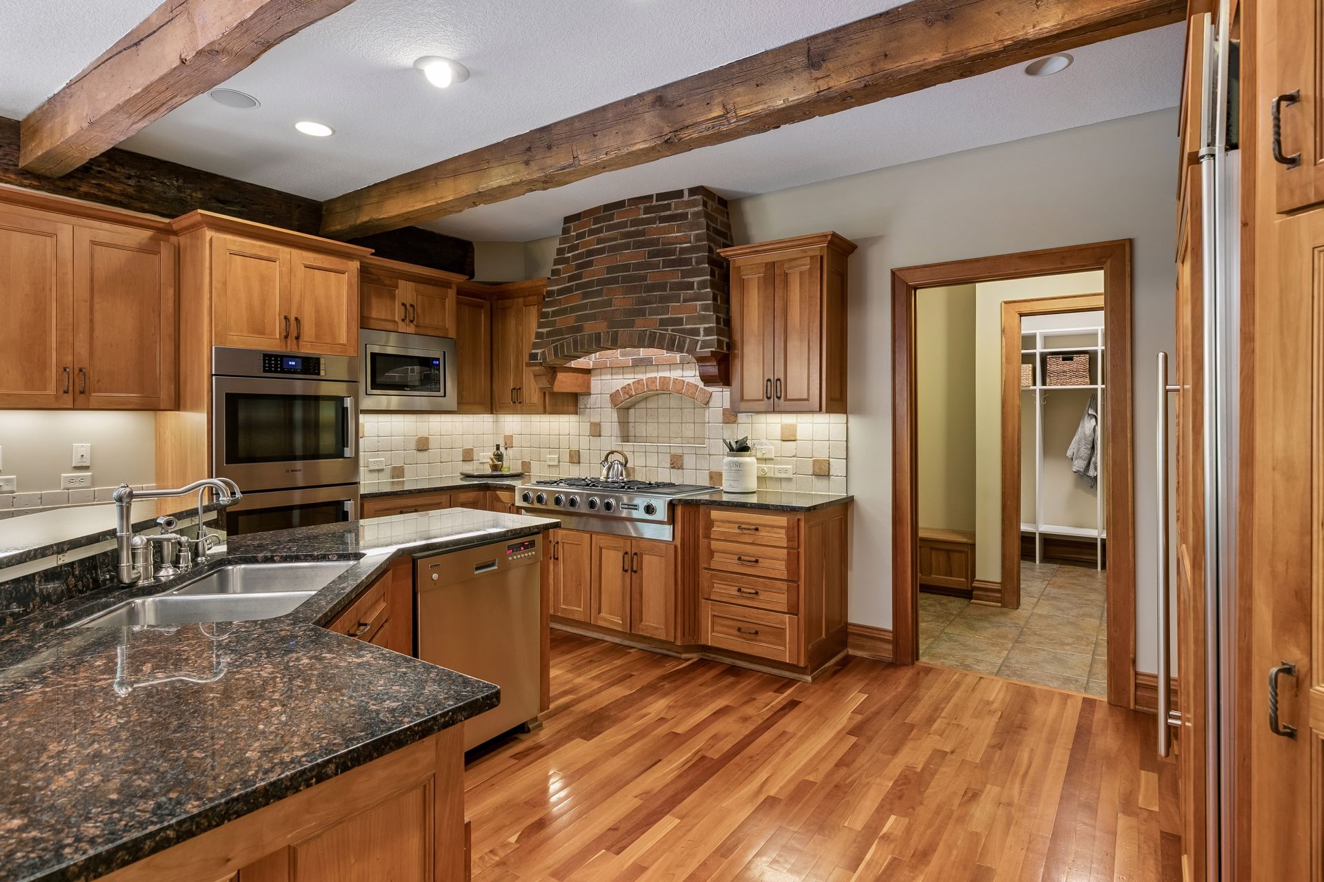  One-of-a-kind wooded retreat in Lakeville - 物件實景