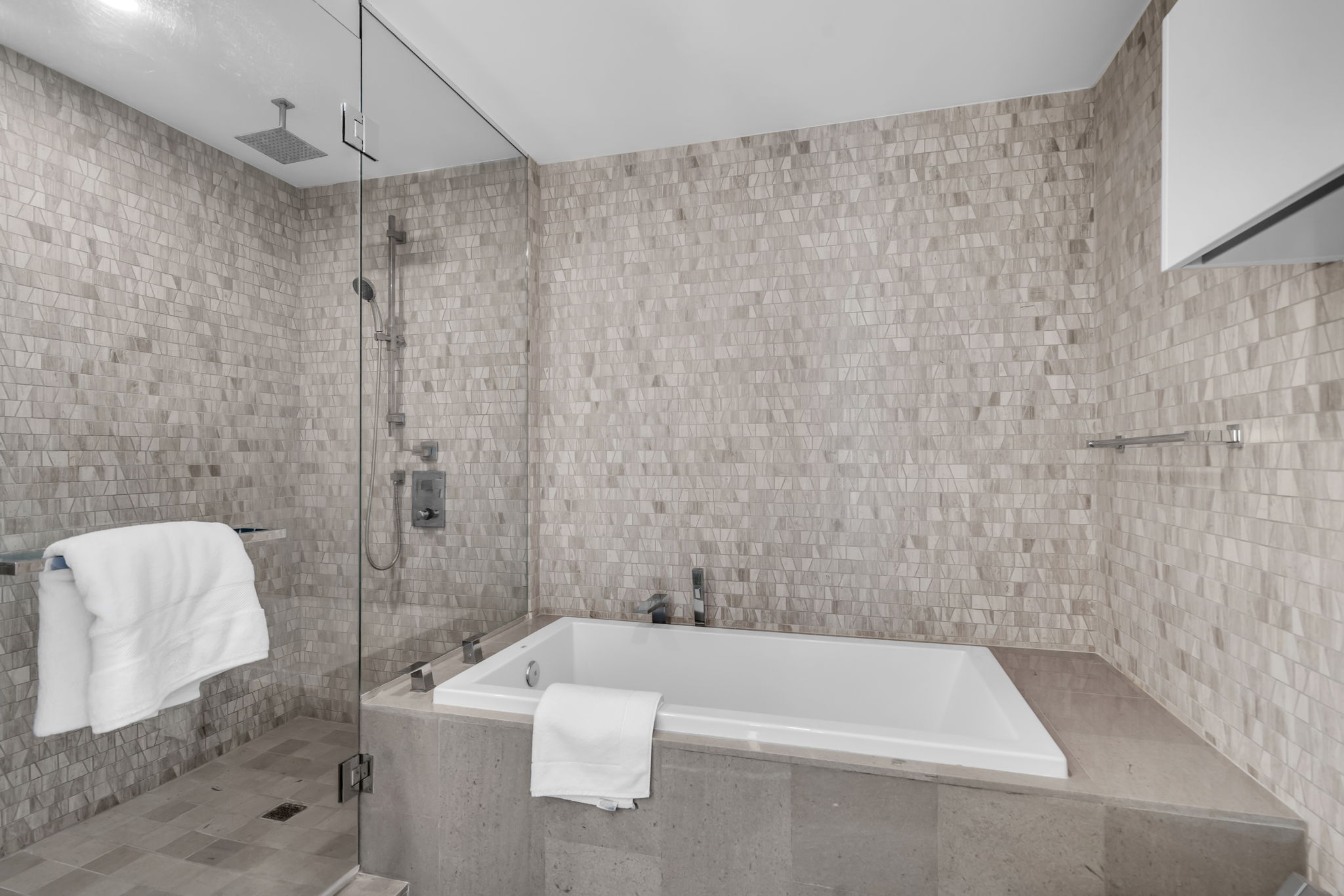  88 SW 7th St, Miami, FL, 33130 - 物件實景