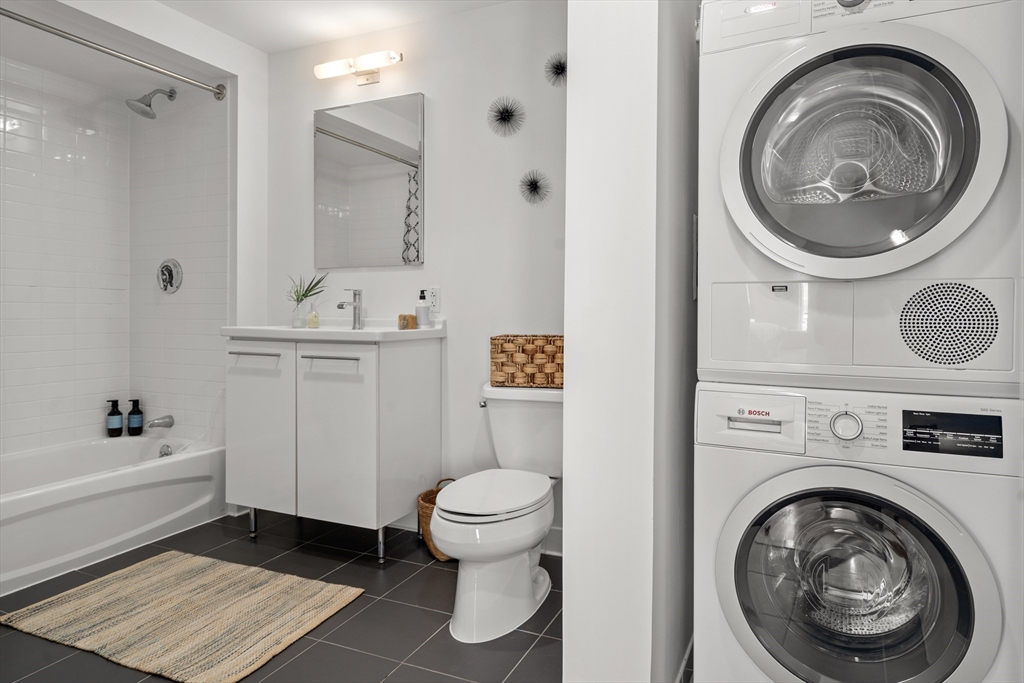 Cambridge, Massachusetts, 02141, United States, 1 Bedroom Bedrooms, ,1 BathroomBathrooms,Residential,For Sale,1970910